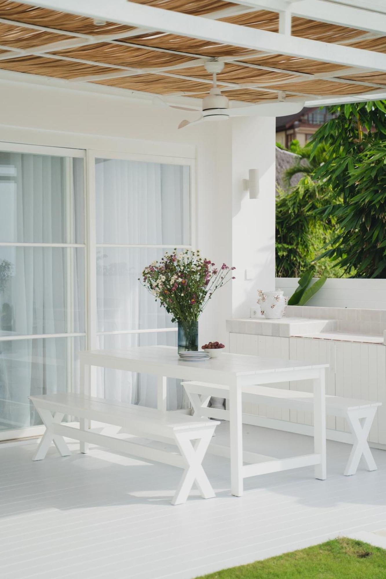 Villa Lola