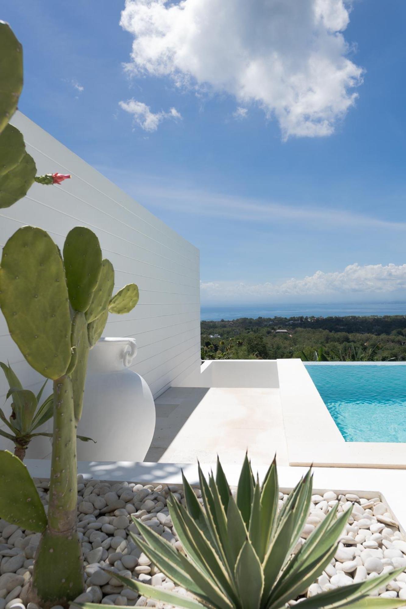 Lola Uluwatu (Bali)