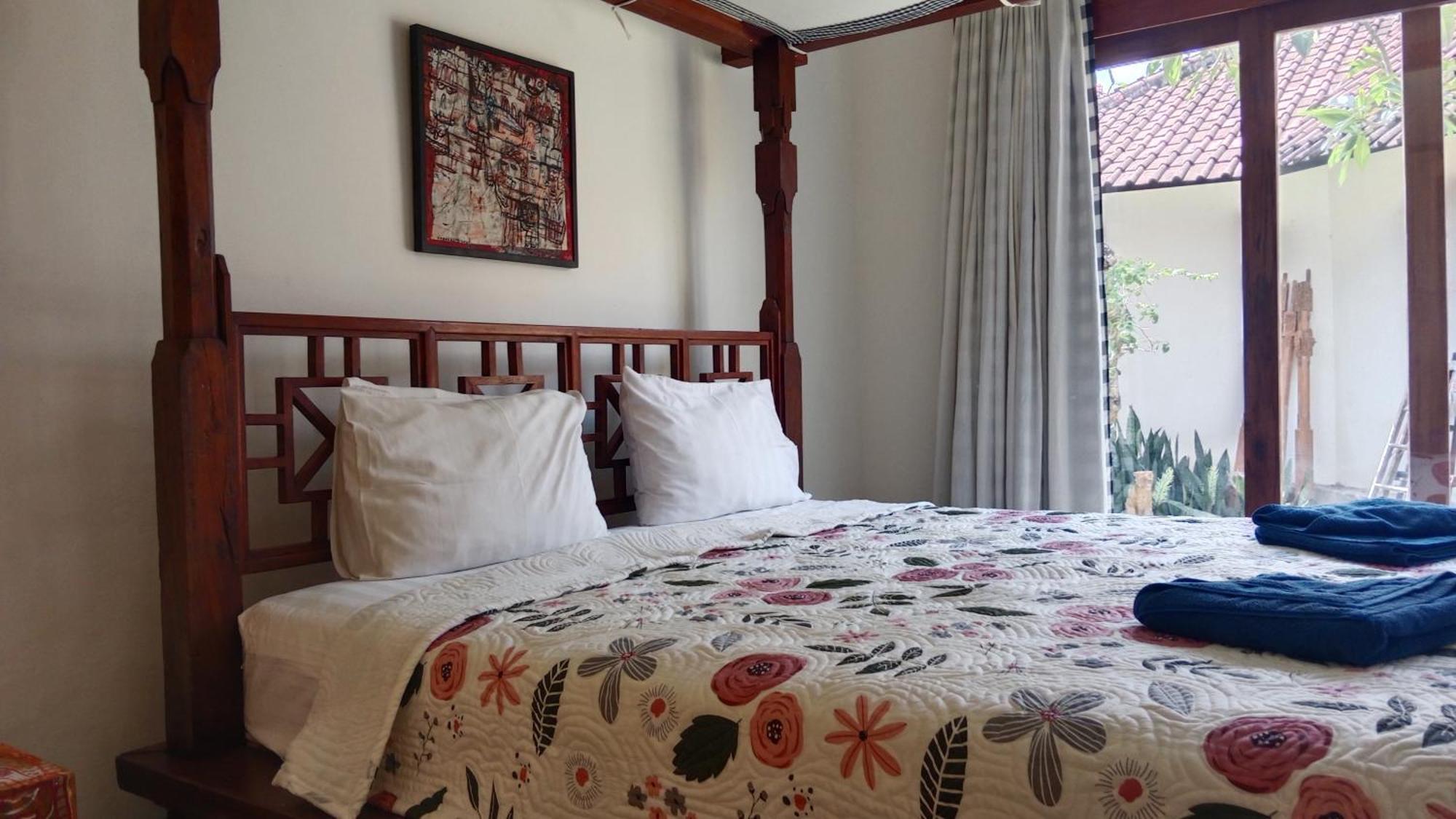 Rumah Paros & Gallery