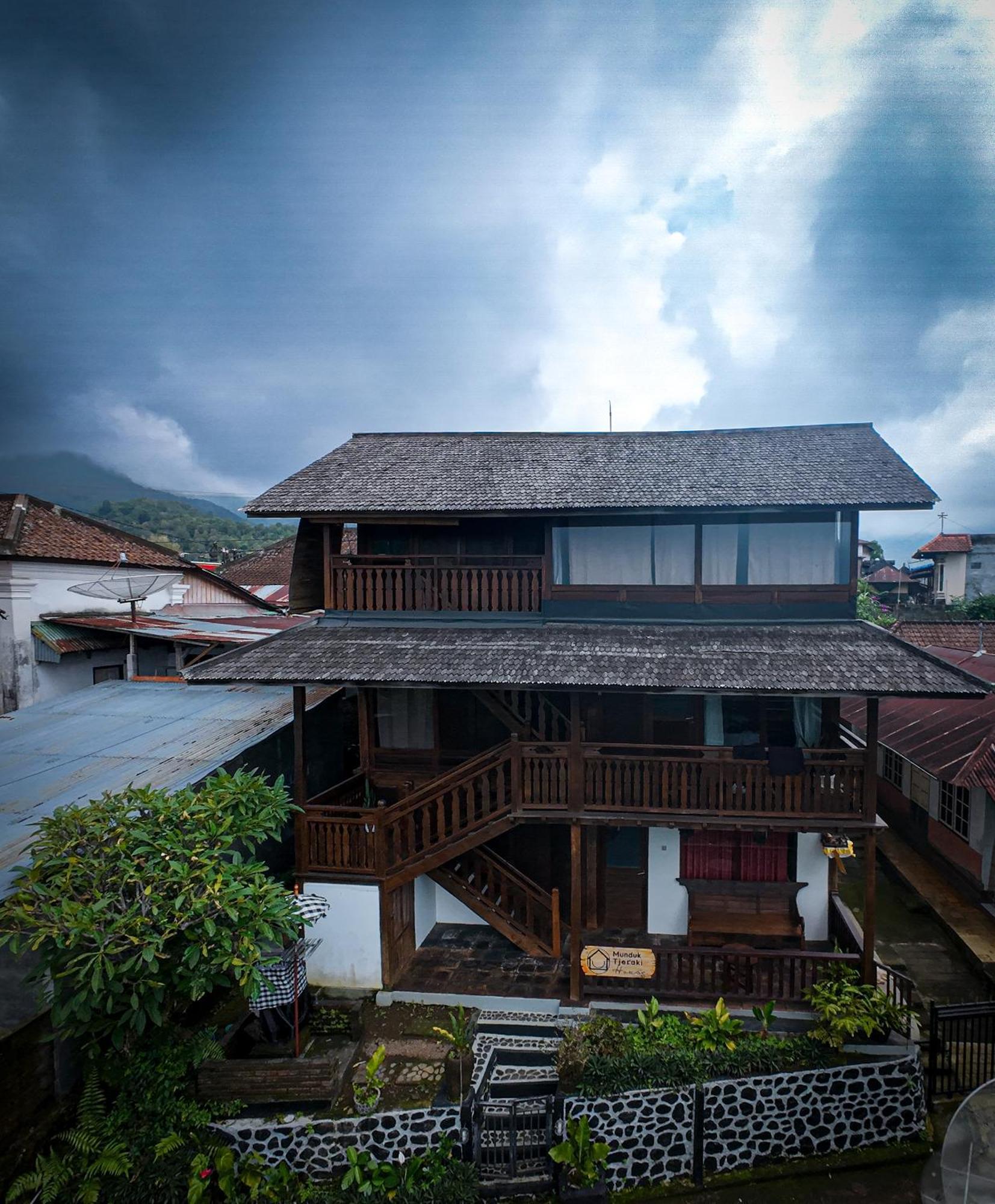 Tjeraki House Country house *