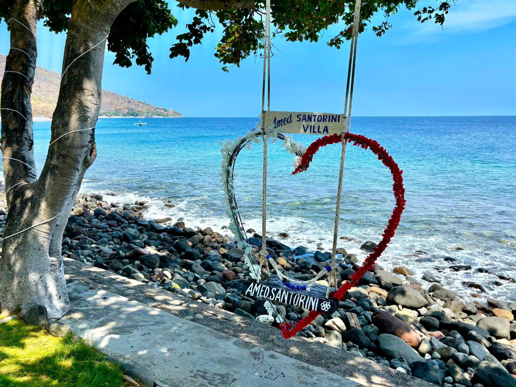 Santorini * Amed (Bali)
