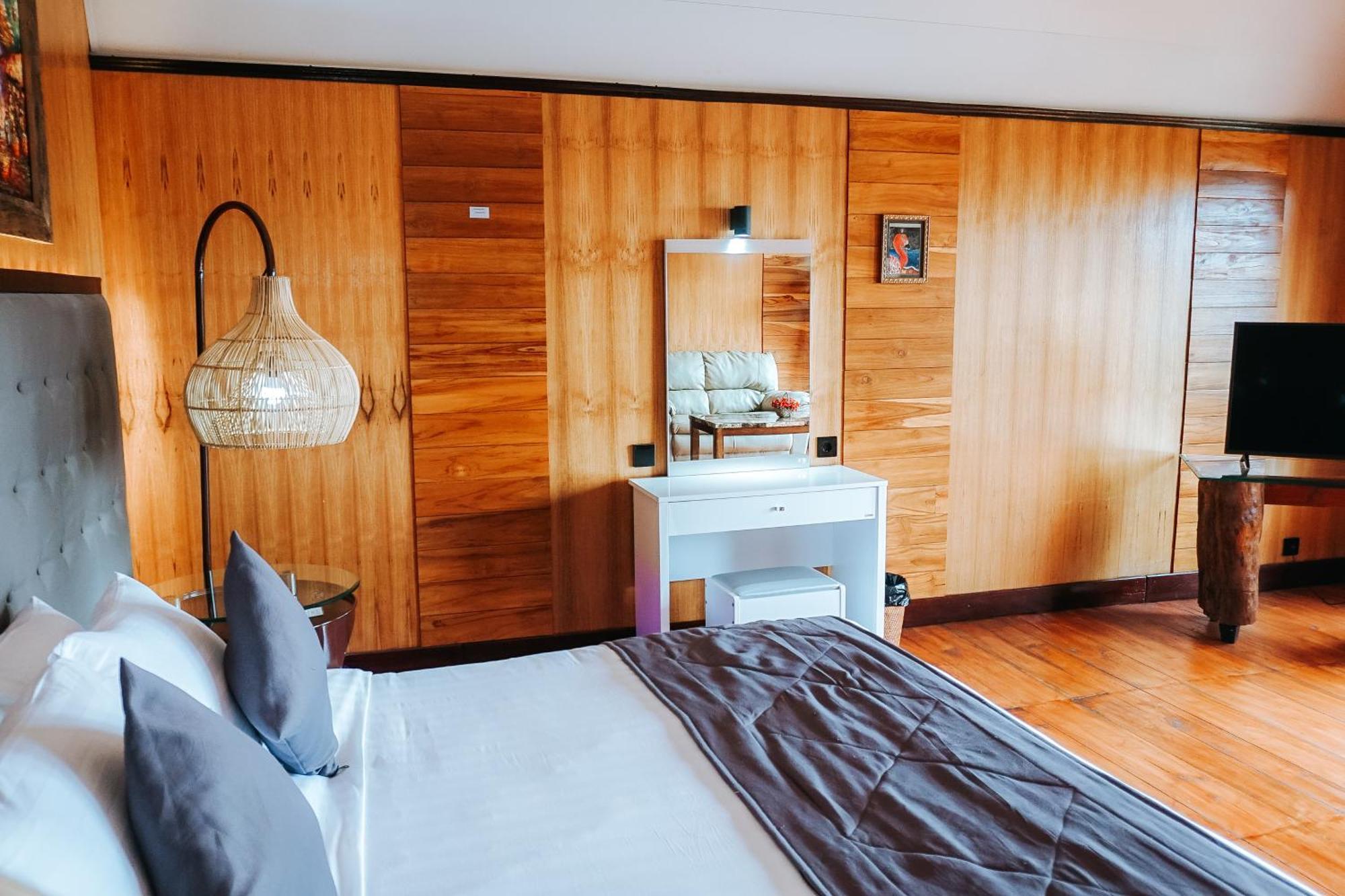 Hotel Pondanu Living *
