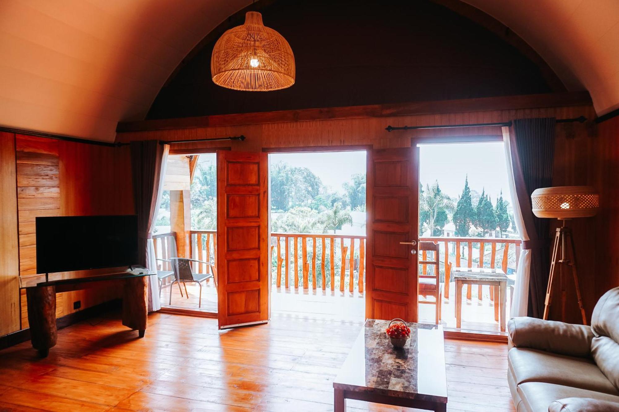 Hotel Pondanu Living