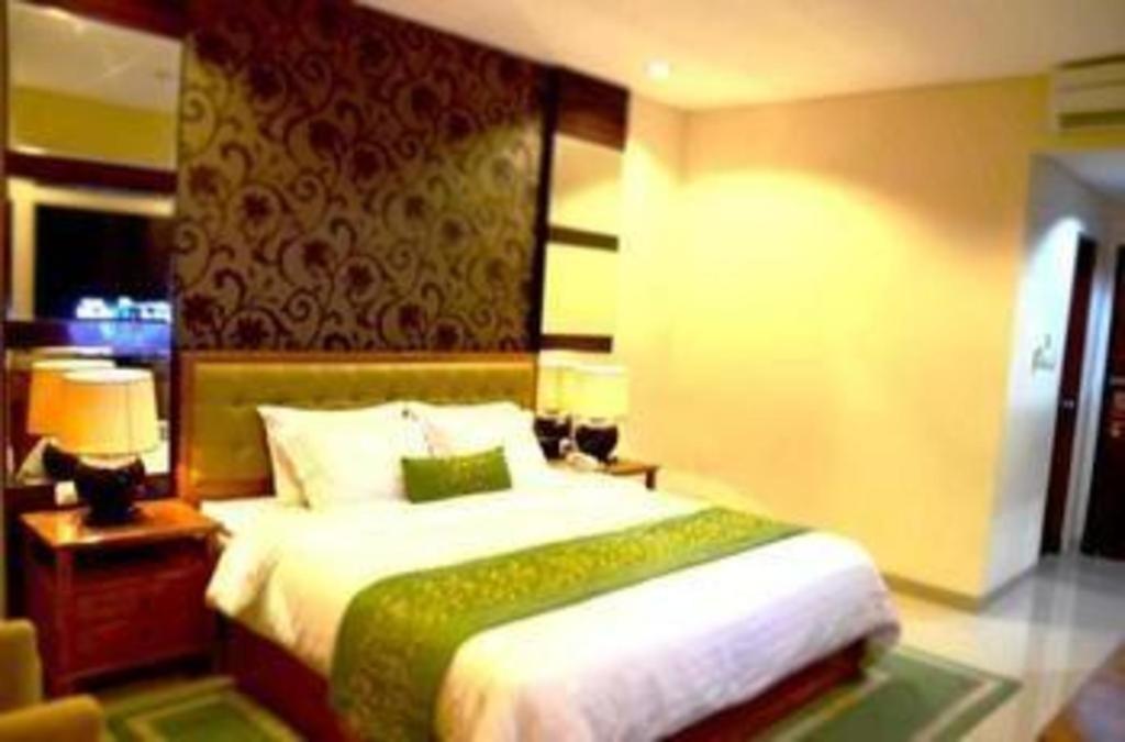 Hotel Gran Surya 3*