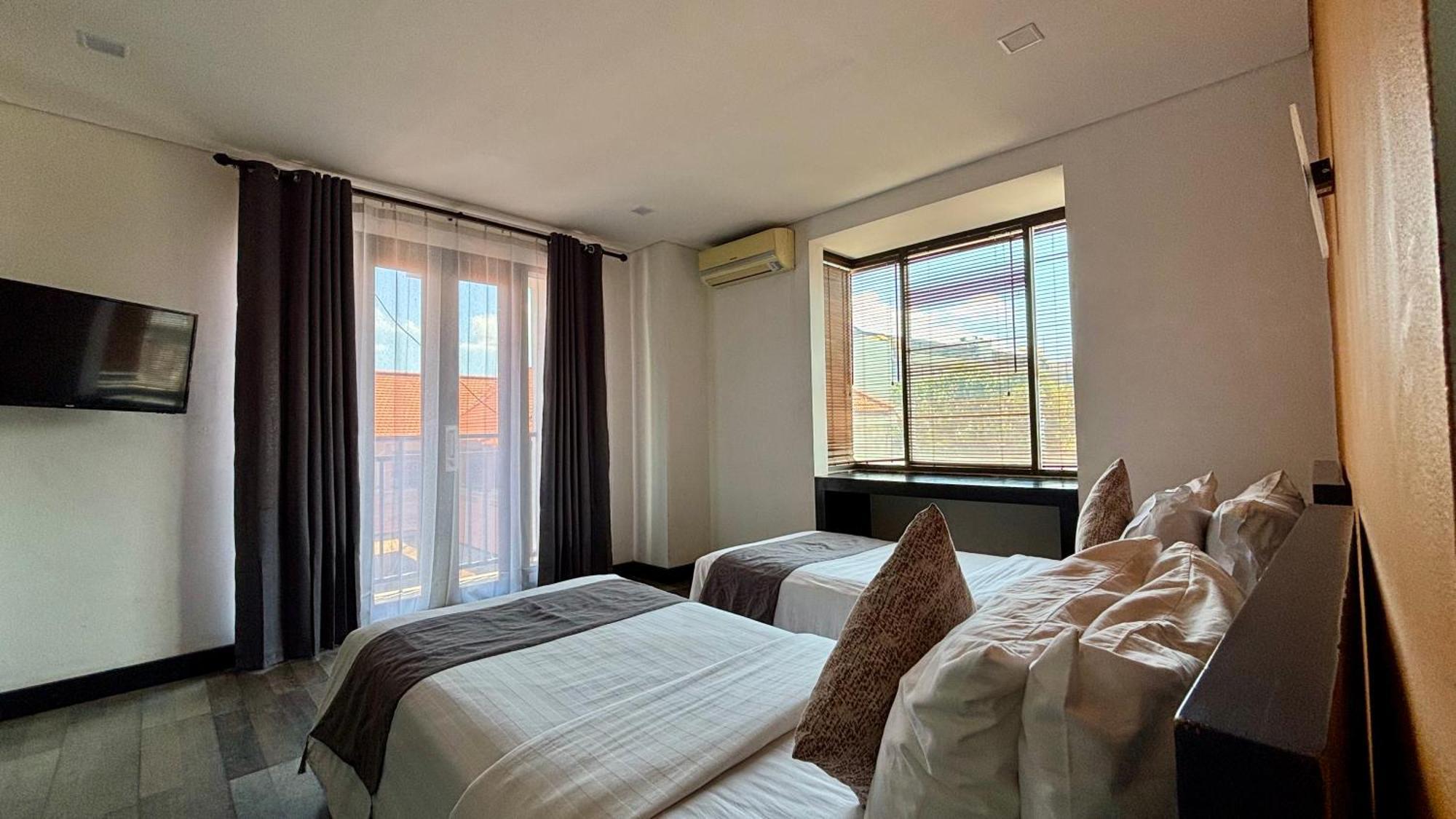 Hotel Ara 3*