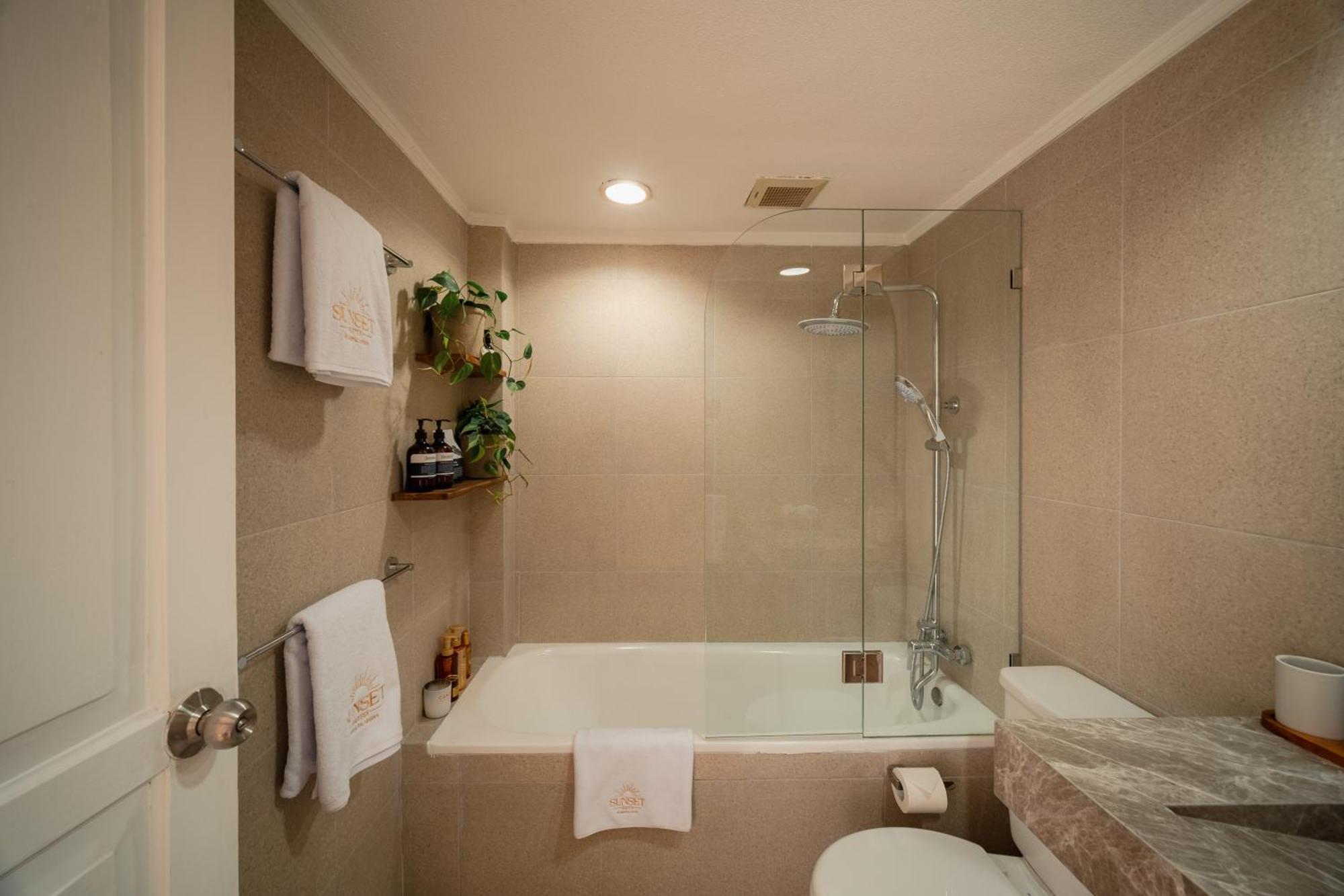Sunset Suites, 1 Bed Apartment, Jayakarta Seminyak (Bali)