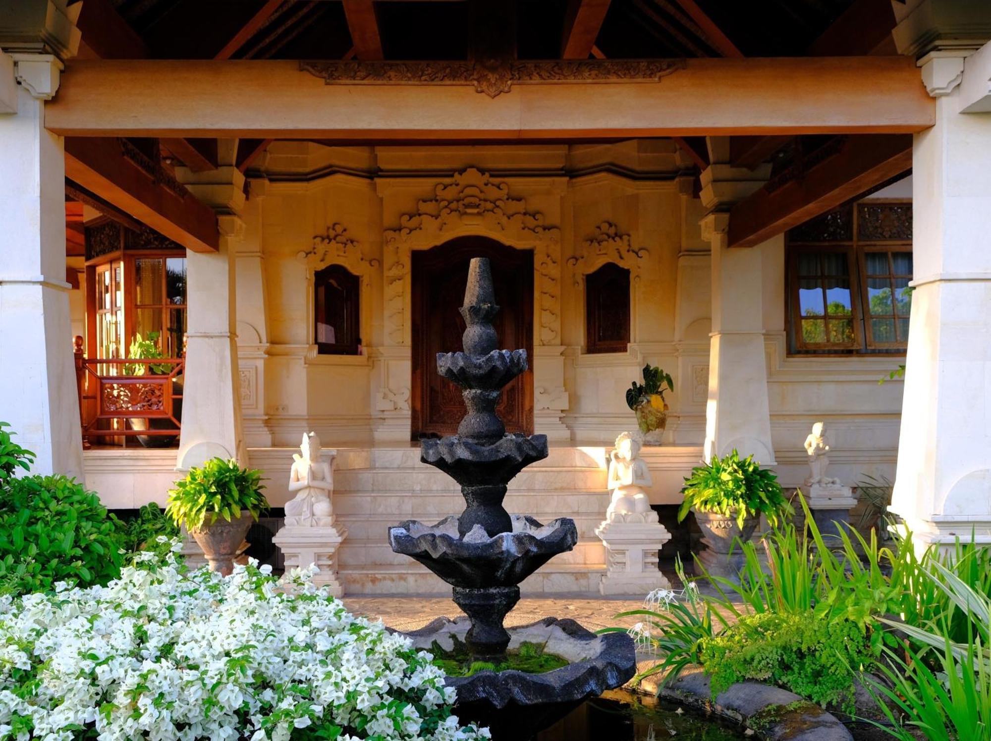 Gunung Paradis Retreat Villa *