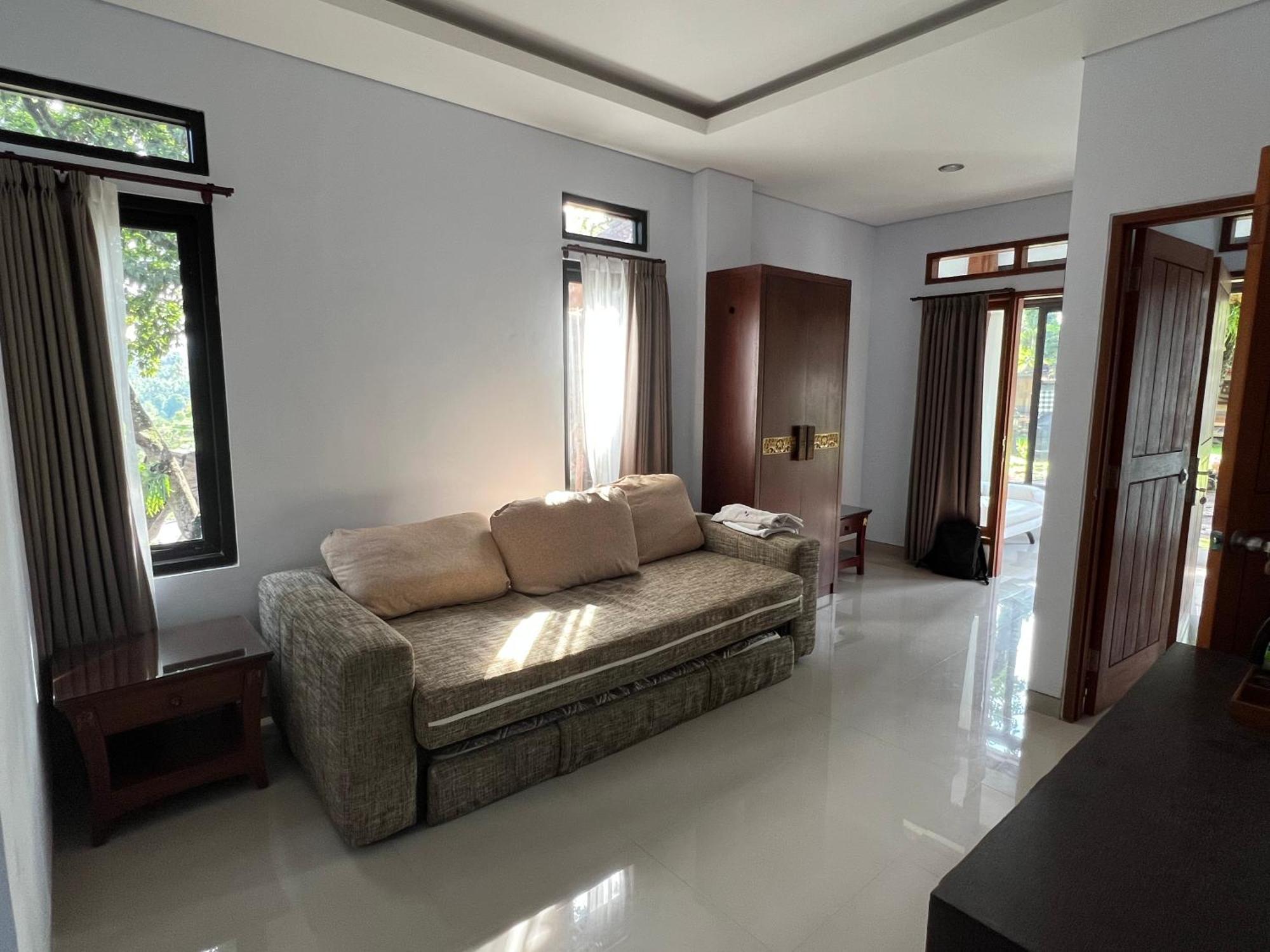 Mandhasativa Homestay *