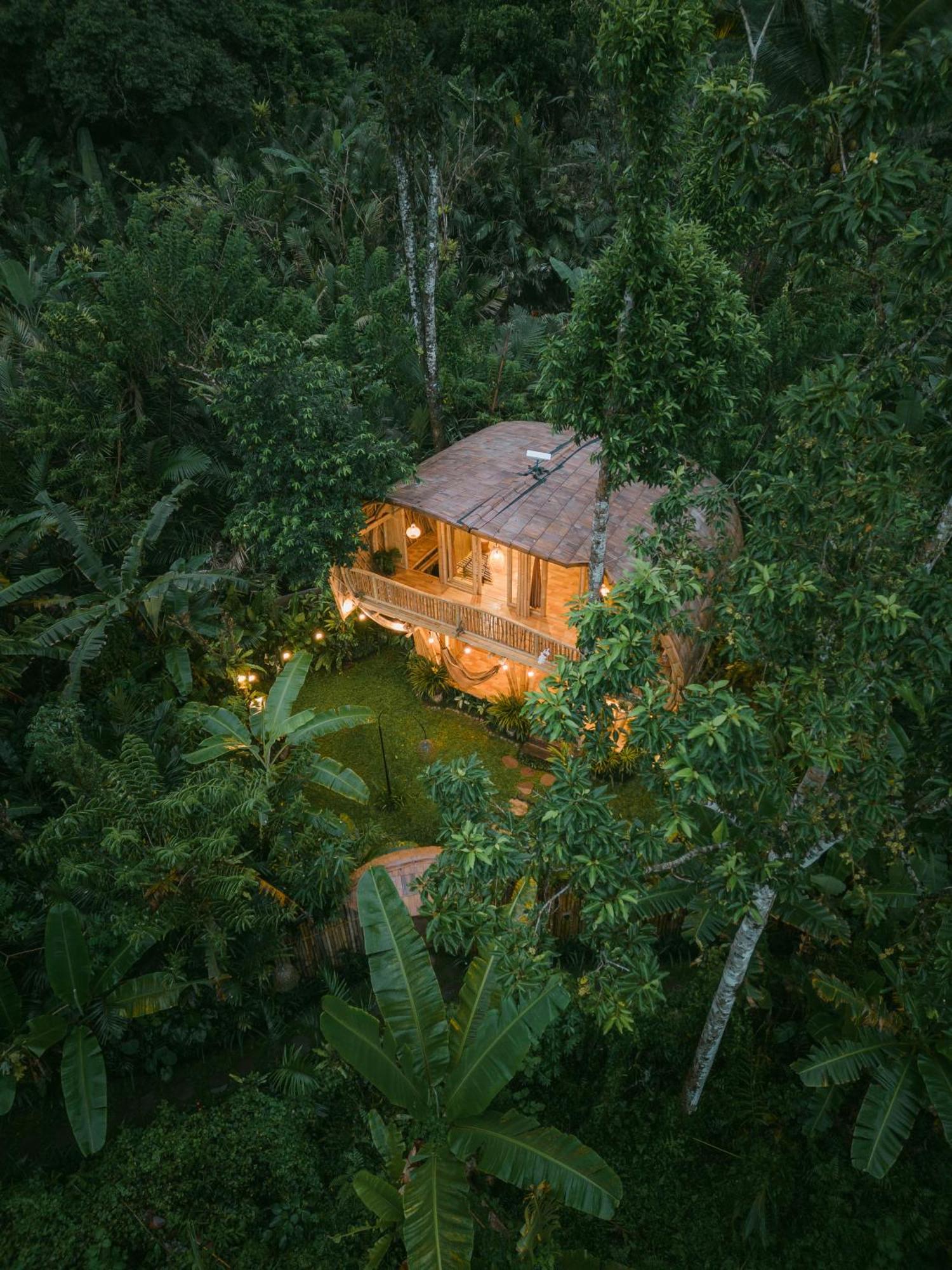 Villa Alamvaya Bali Bamboo House *