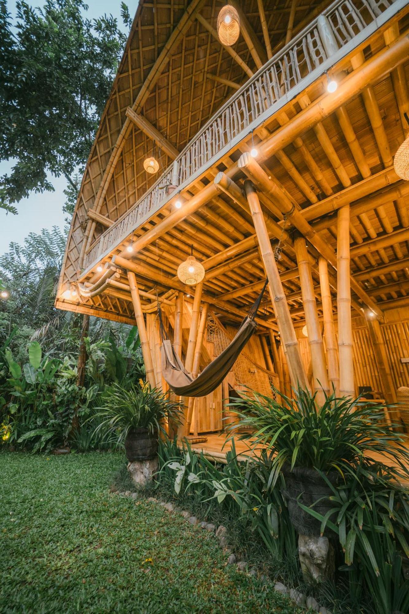 Alamvaya Bali Bamboo House Villa *