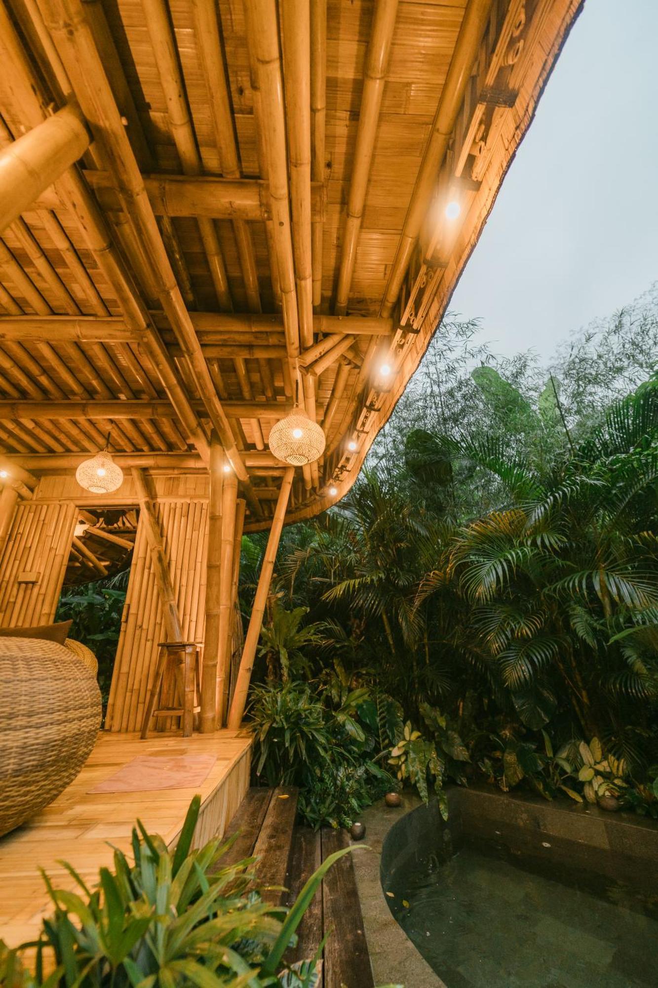 Villa Alamvaya Bali Bamboo House *