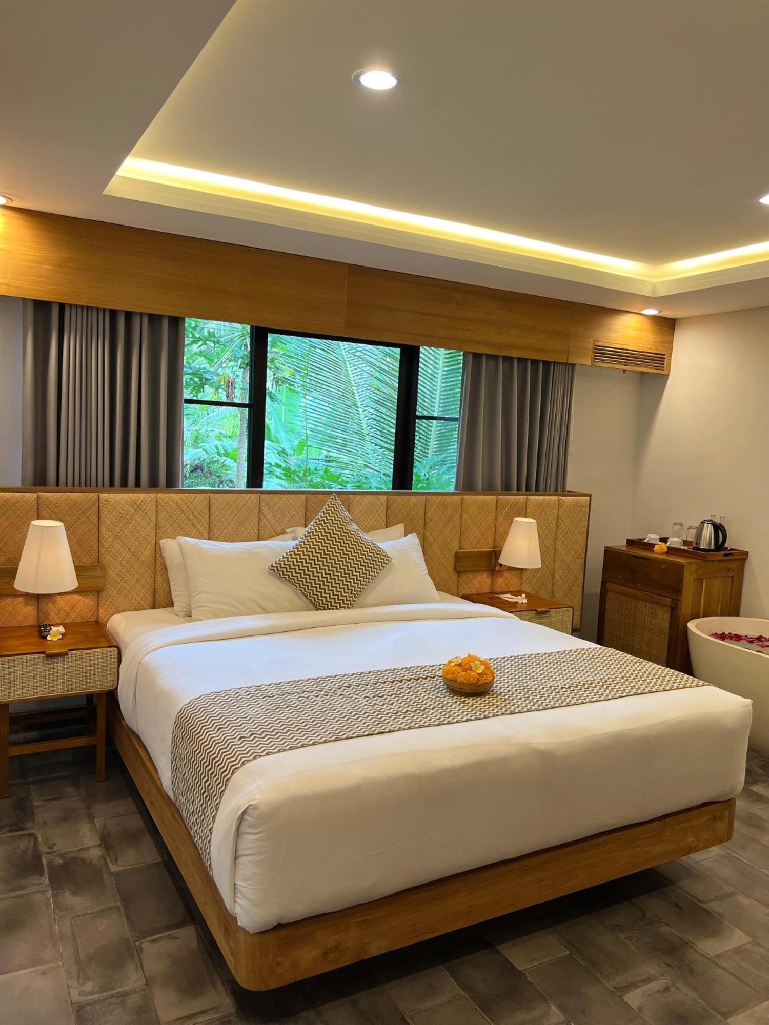 Rumah Kayu Resor 4*