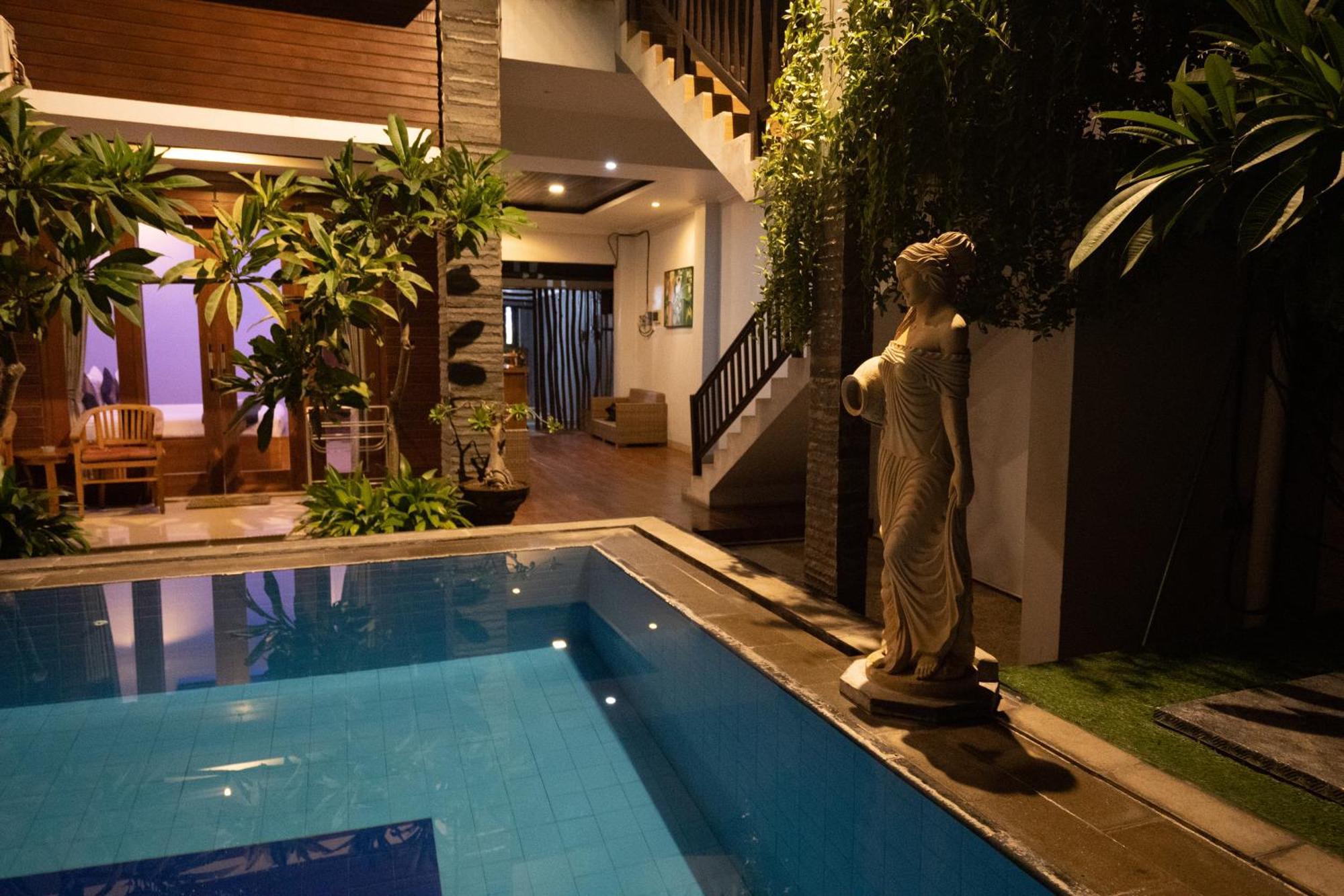 Barton Hotel 3*