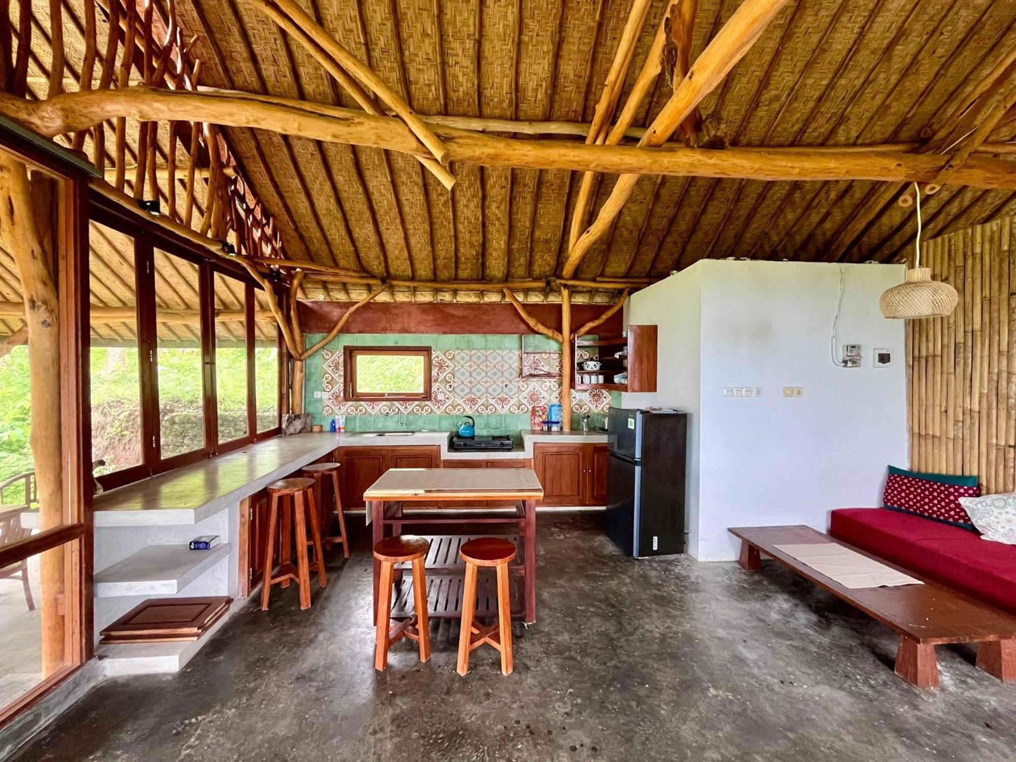 Yoga Bale House Wisma tamu