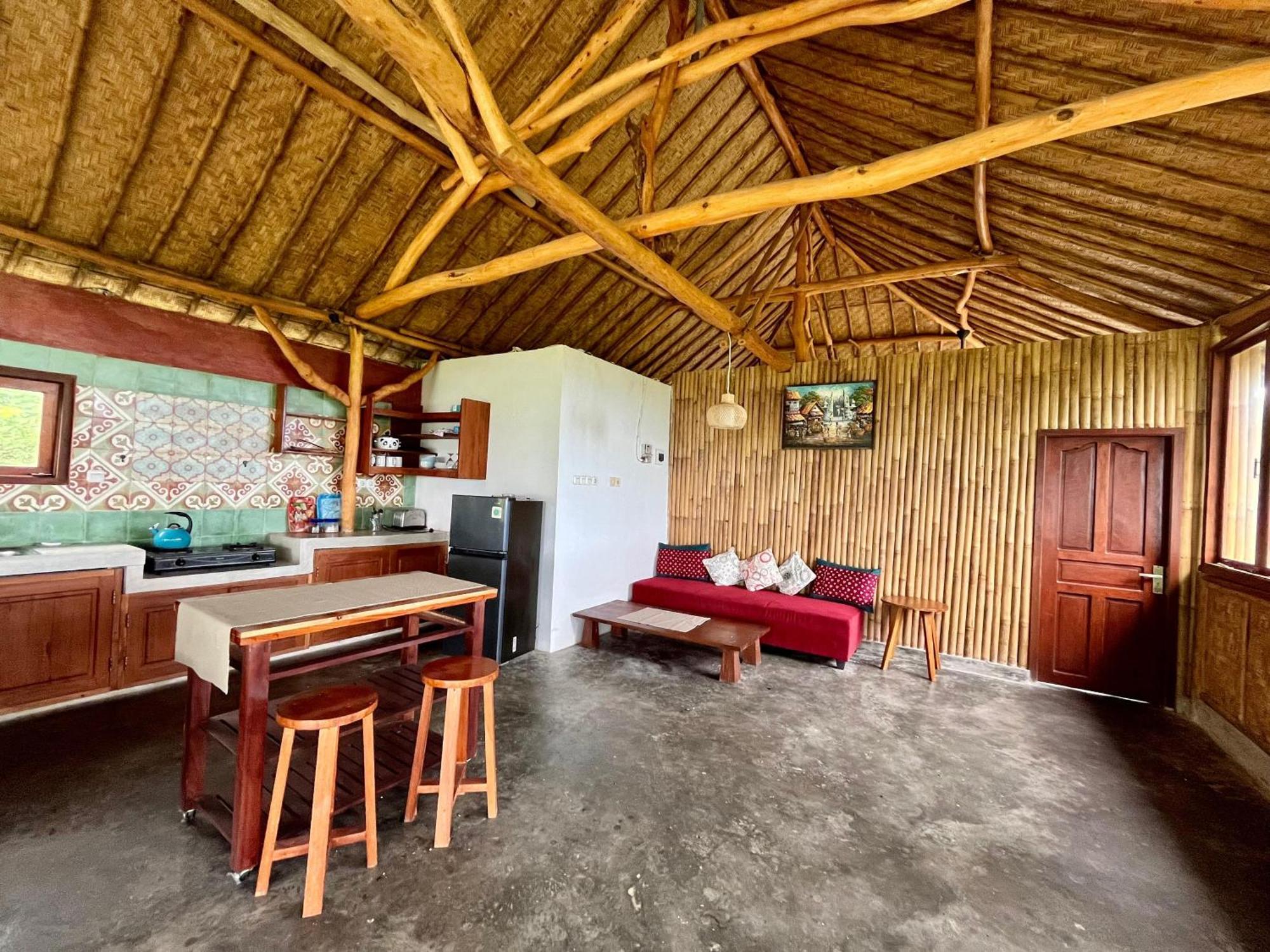 Yoga Bale House *