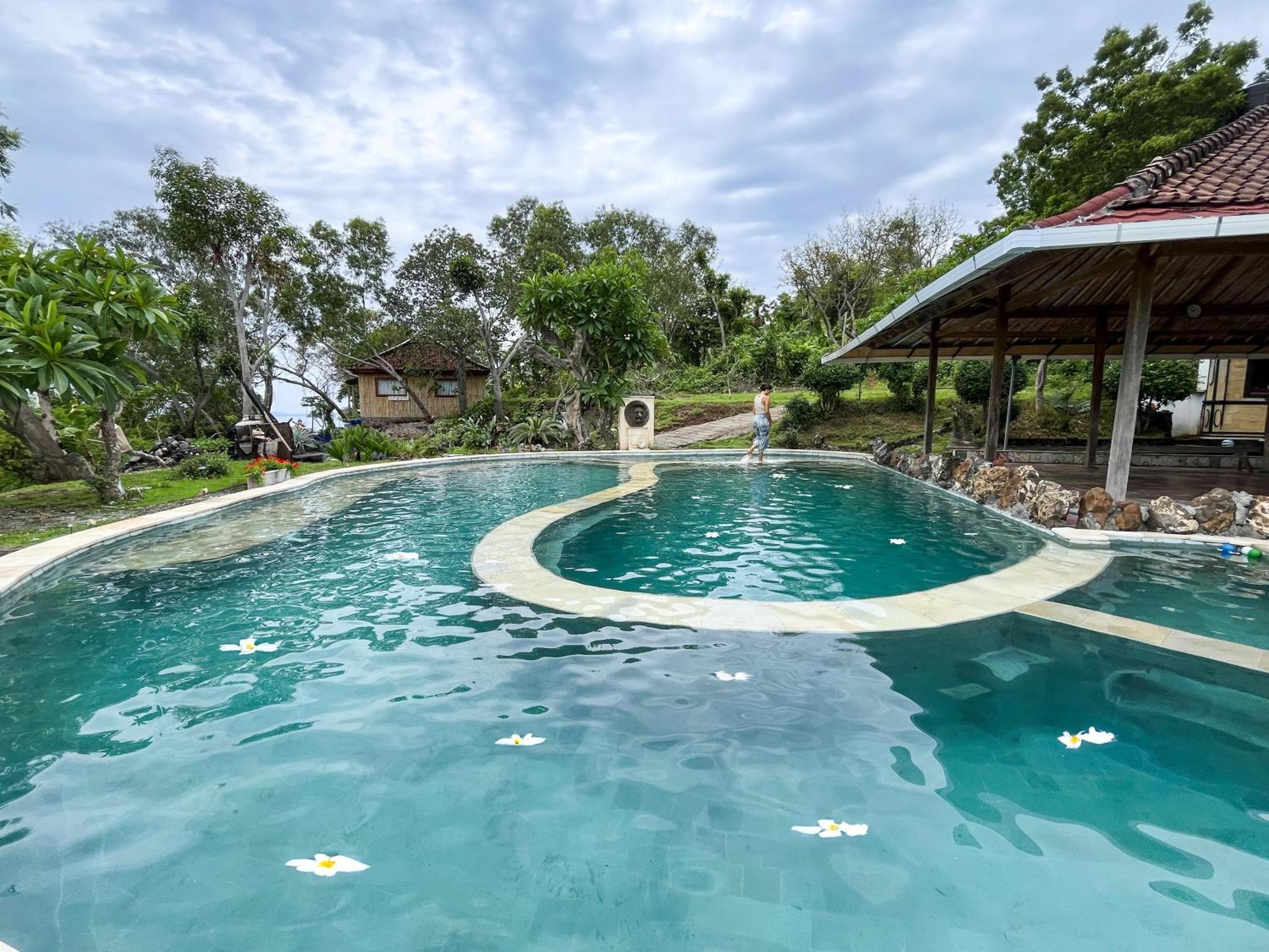 Yoga Bale House *