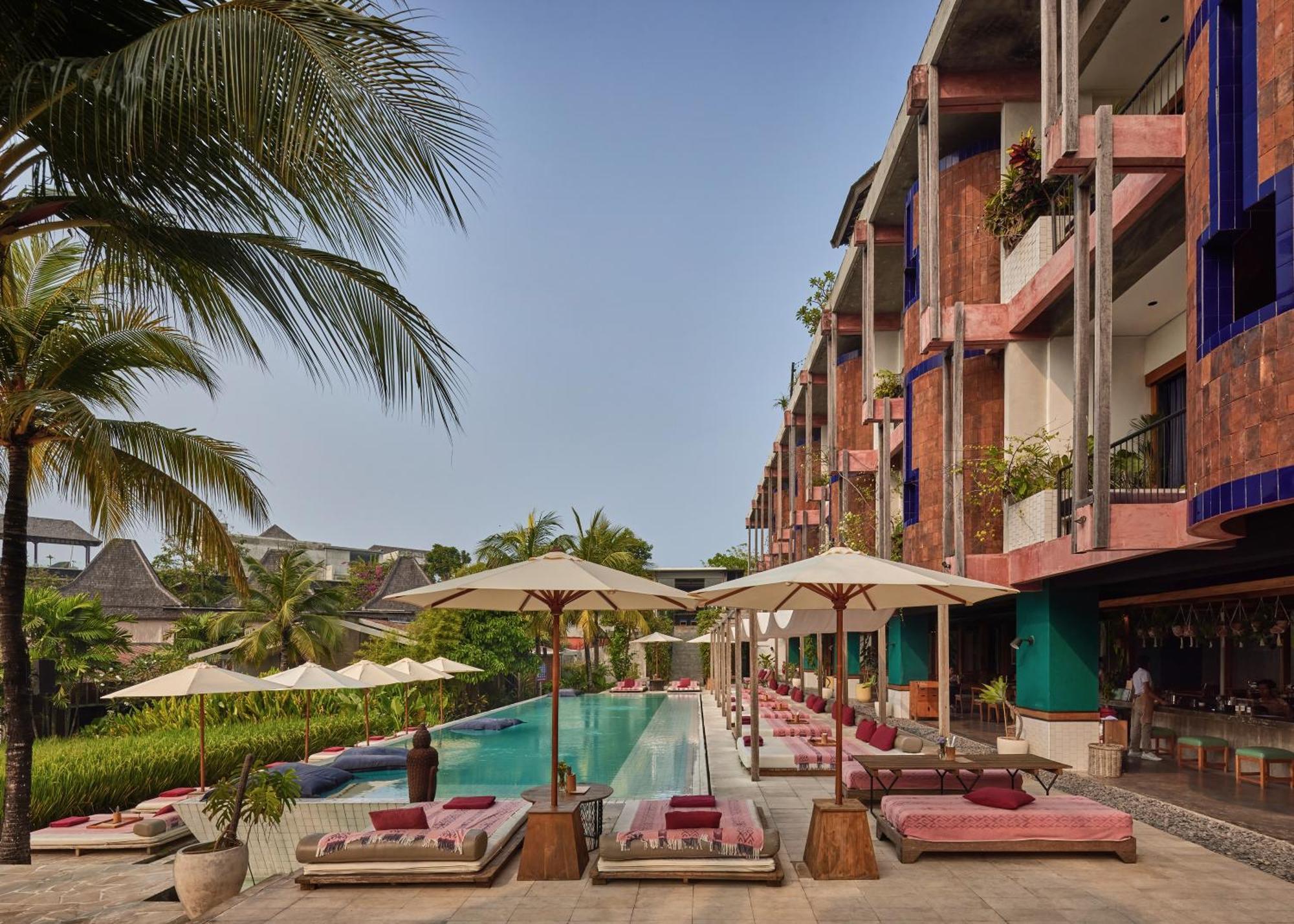 Shore Amora 4*