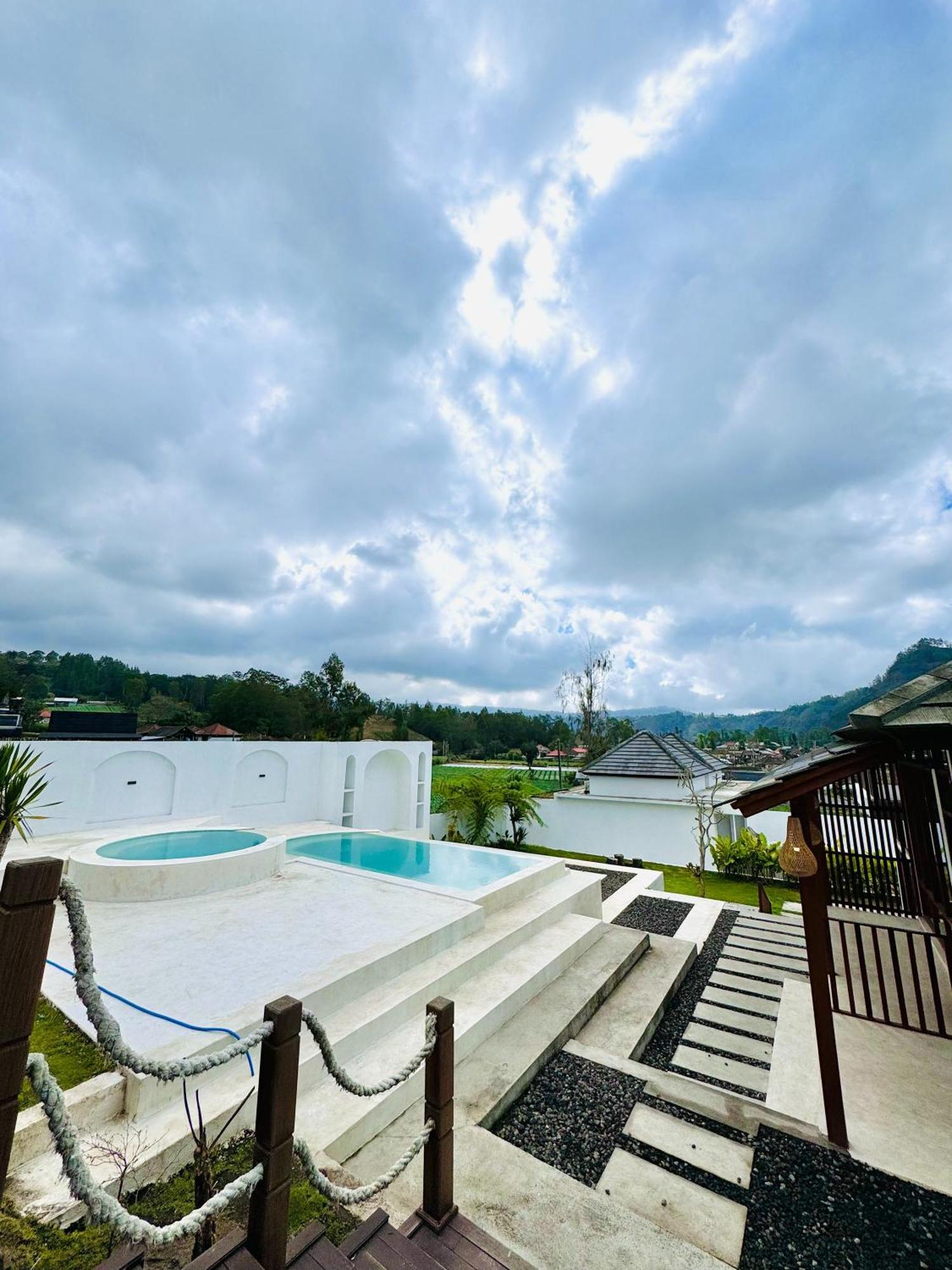 Tempat Tidur & Sarapan Volcano Side Bali 2*