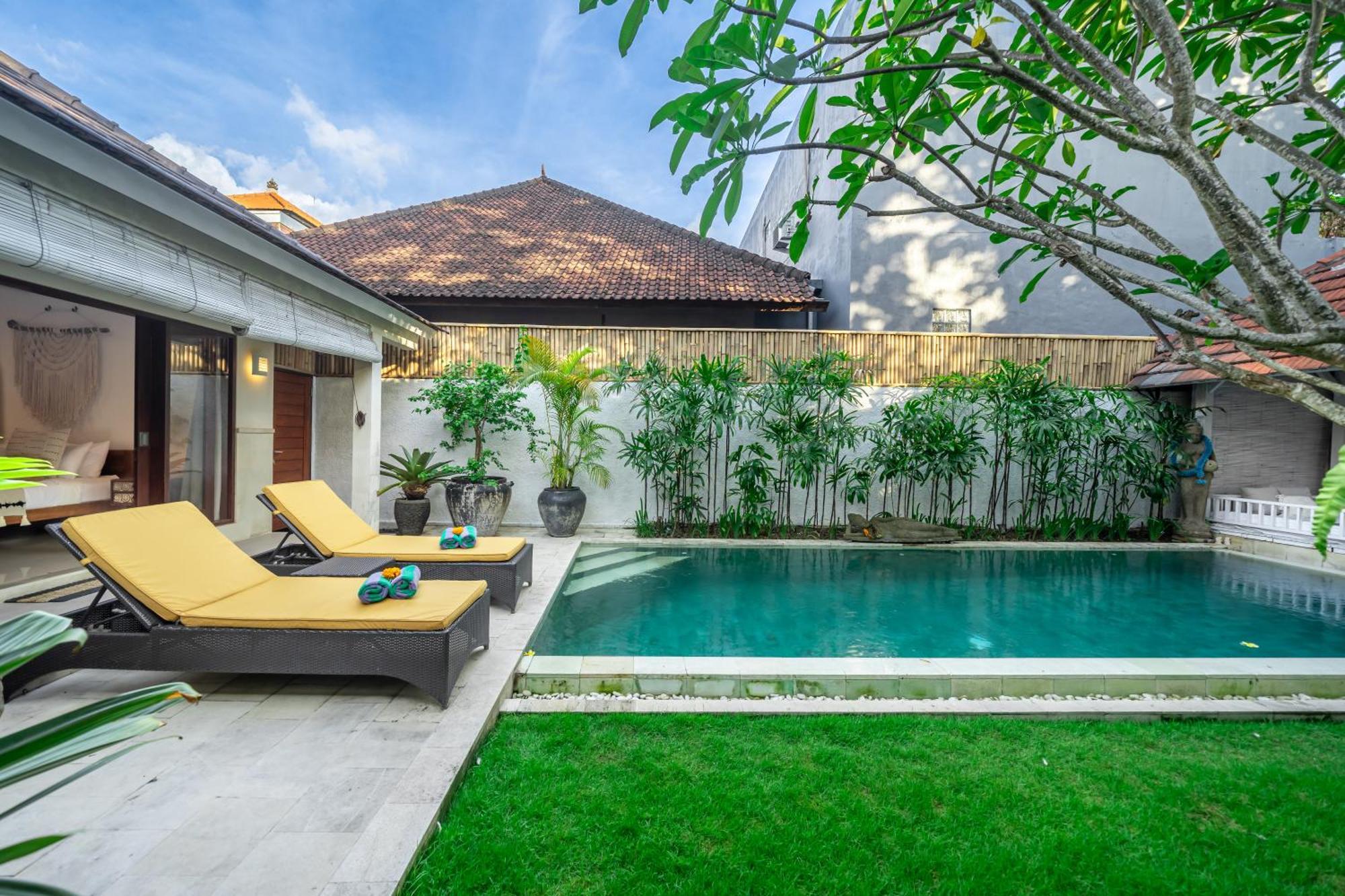 Mara Villa *