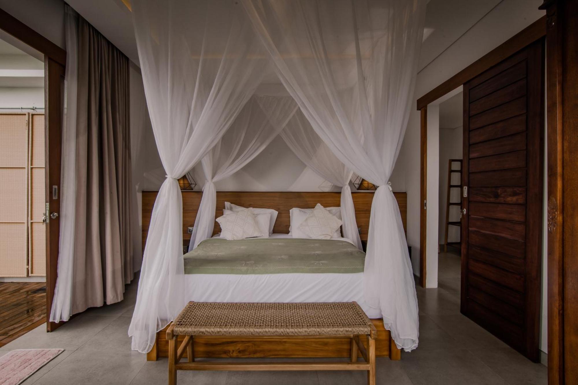 Abinawa Hill Bed & Breakfast *