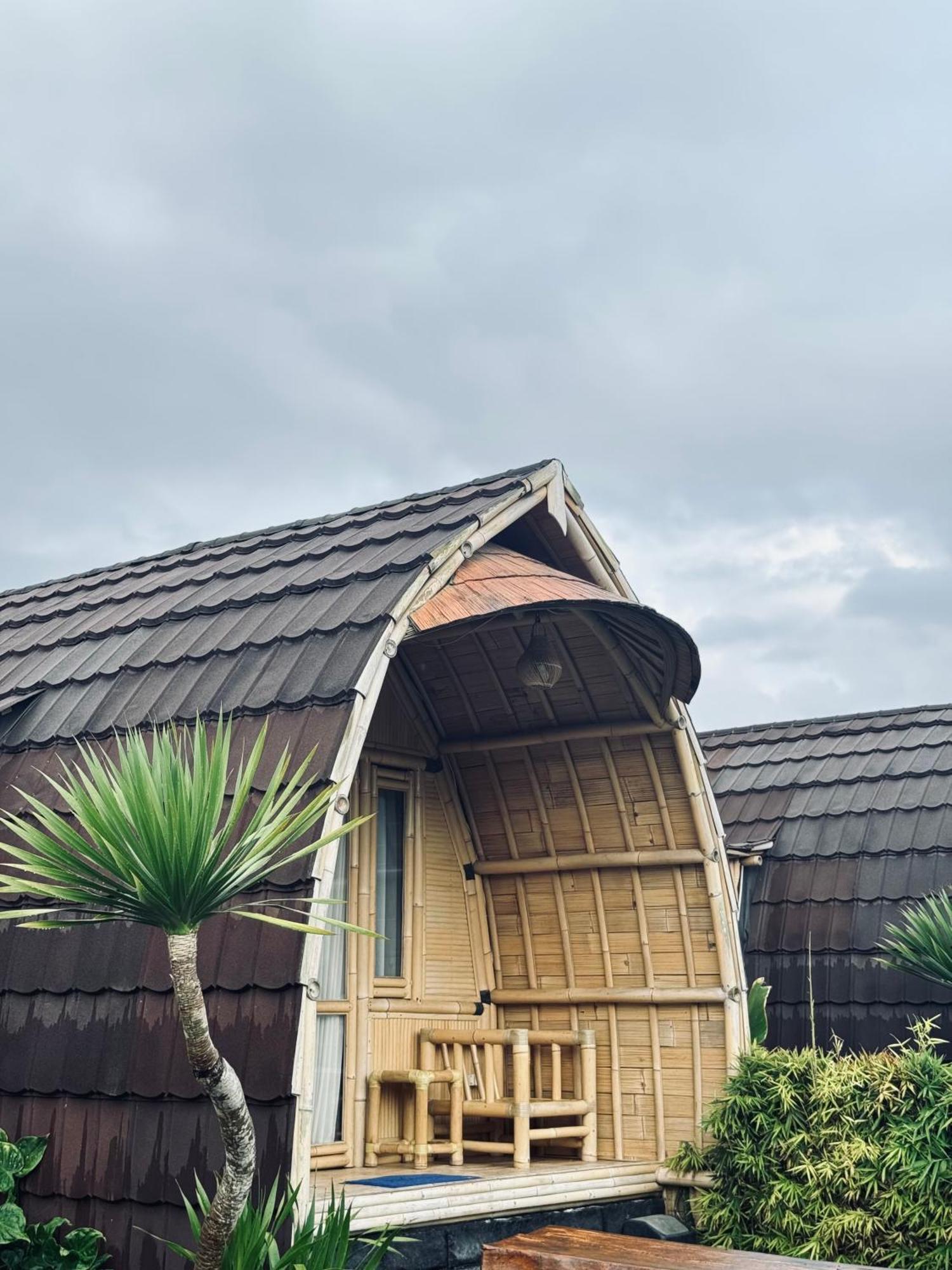 Tegal Bamboo & Private Hot Spring Lodge