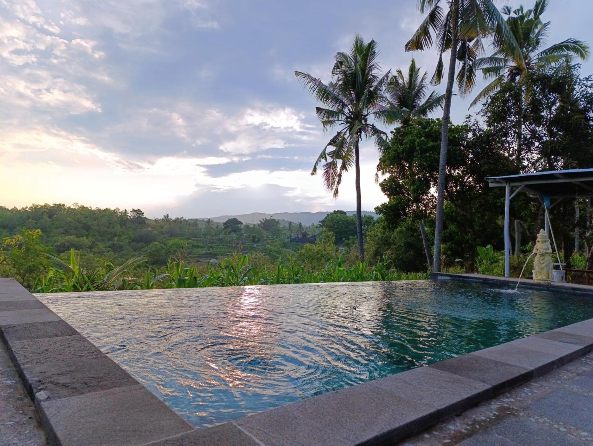 Sunrise Hill View * Sakti