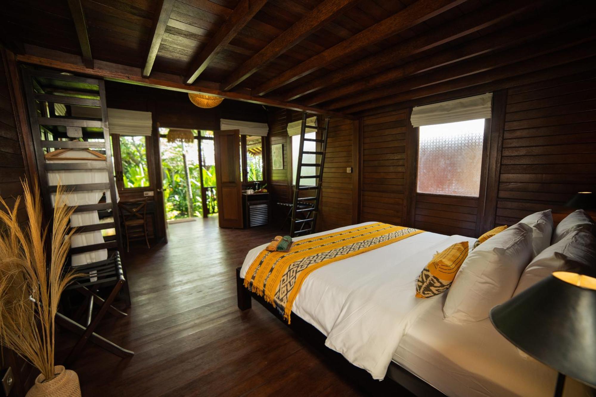 Resort Kayu Village