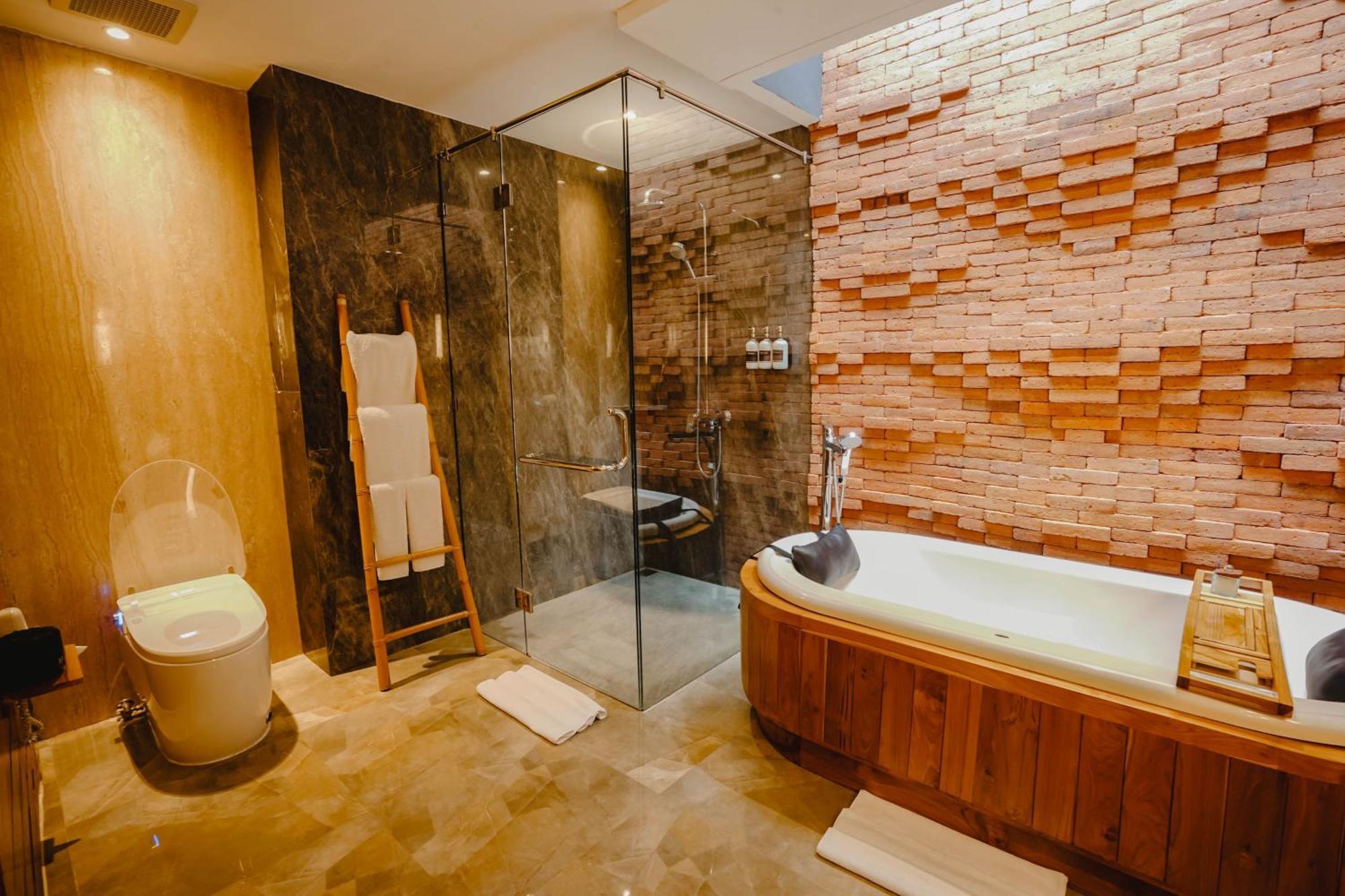 Maca & Bali Seminyak (Bali)