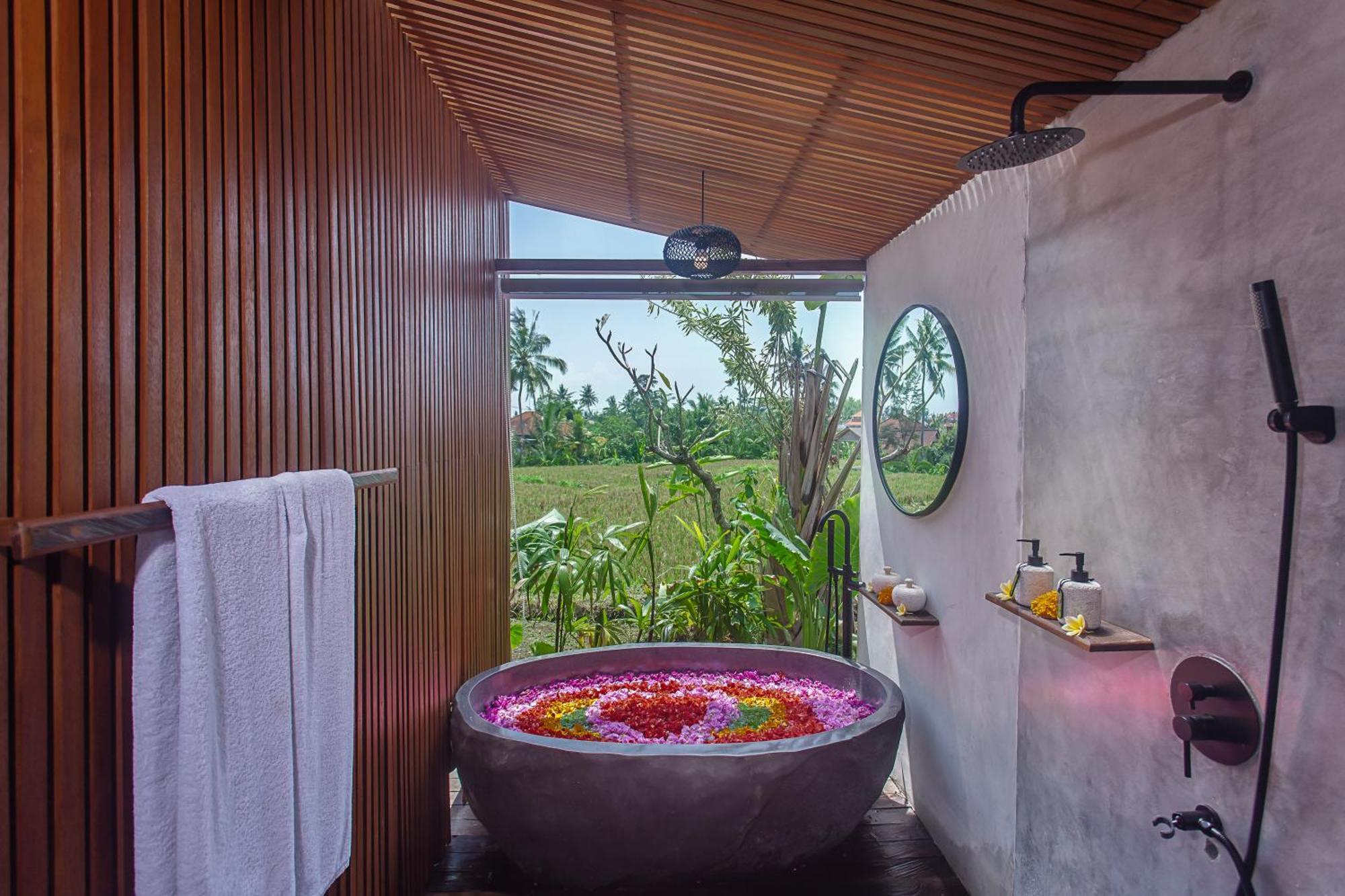 Lodge Ipian Angel By Pramana