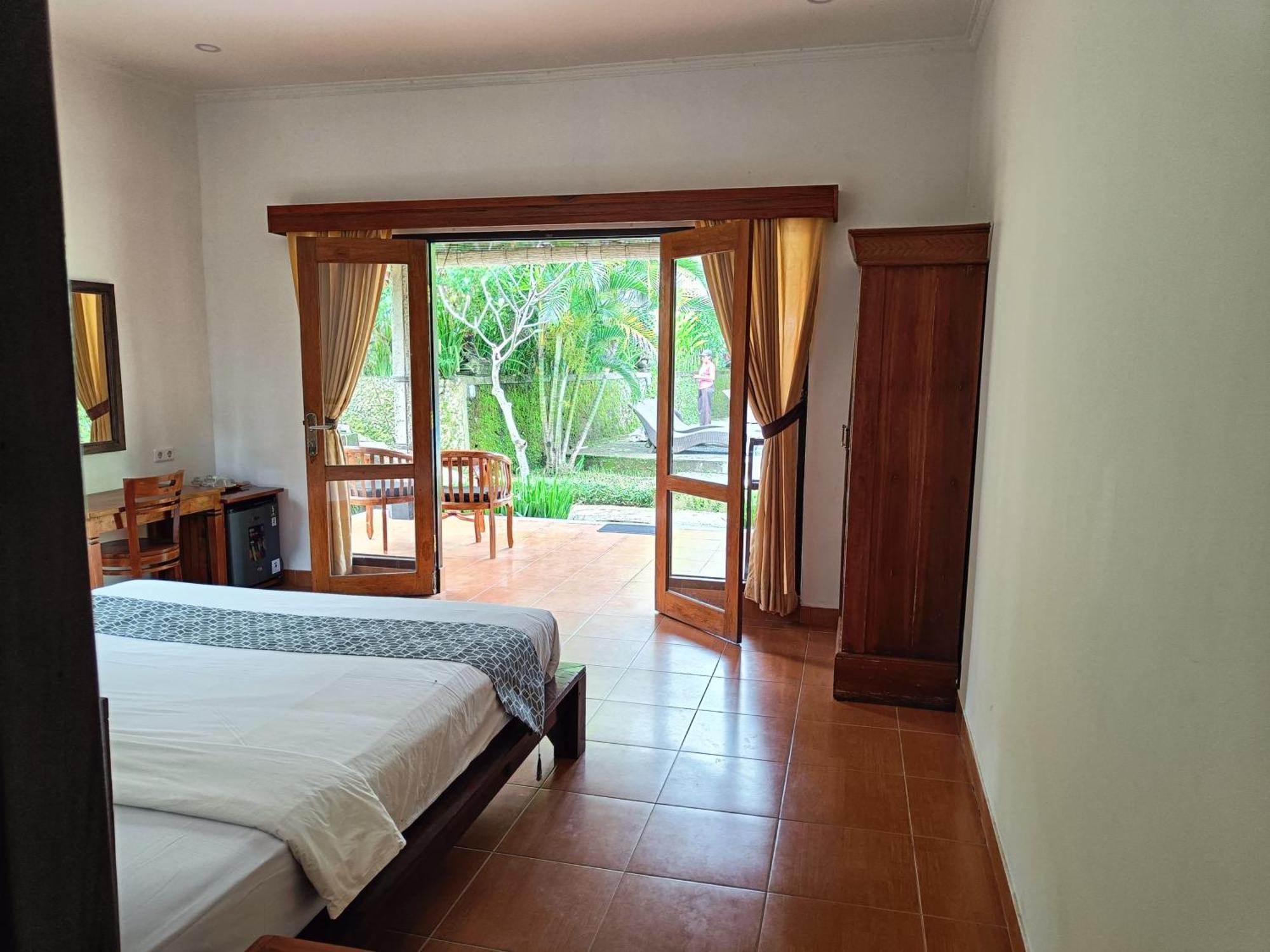 Guest house Giri Carik
