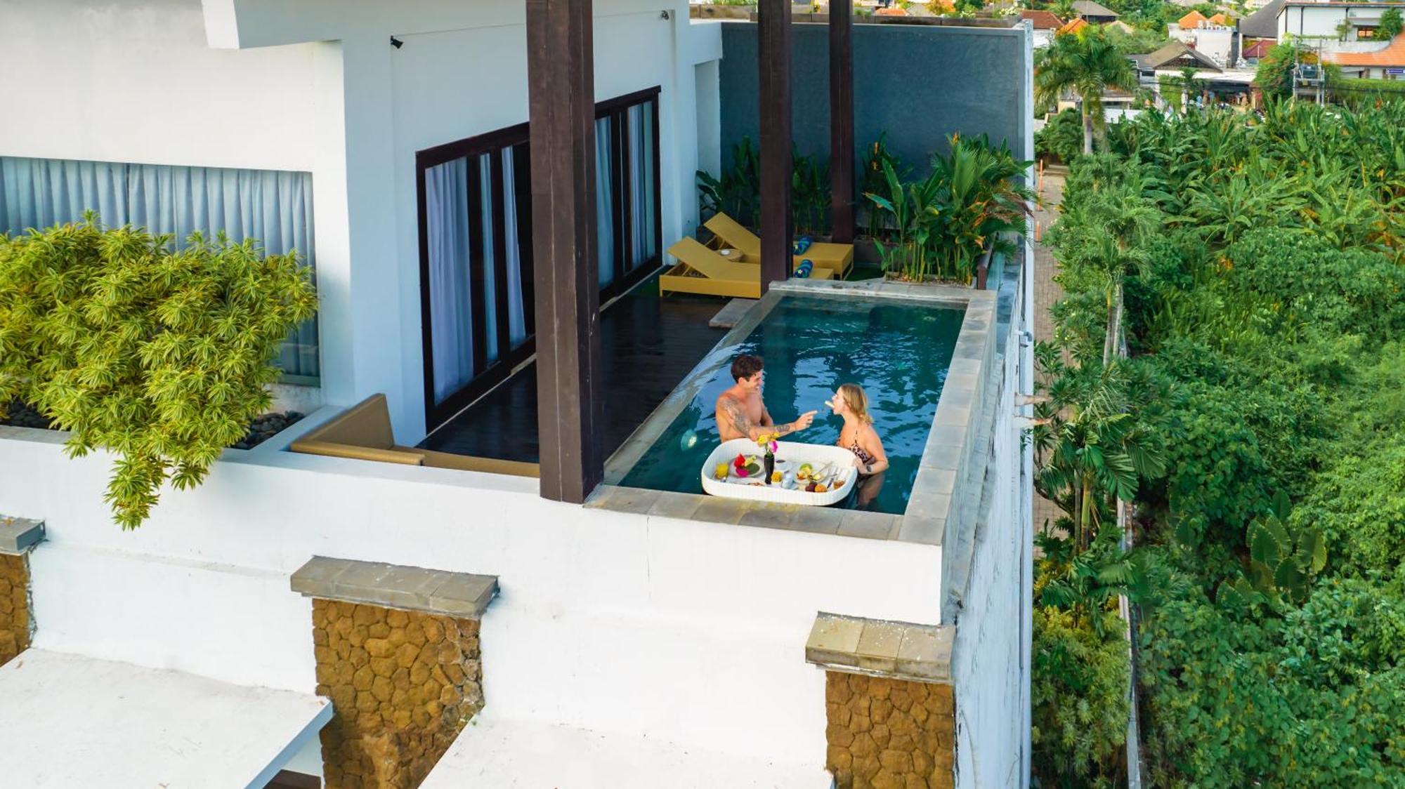 The Kirana Hotel 4*