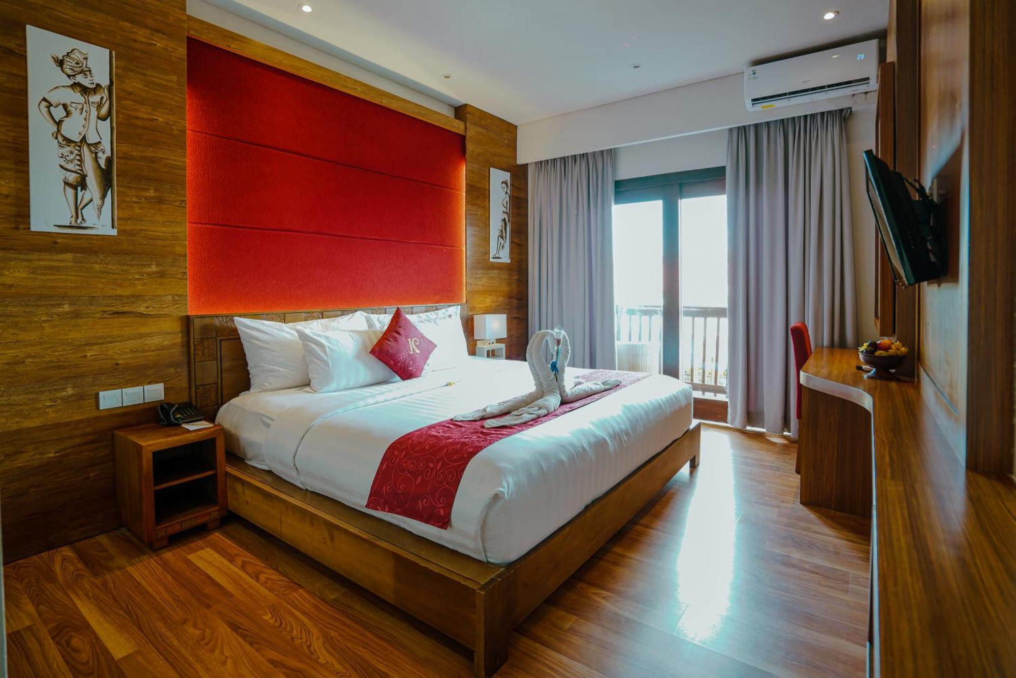Hotel The Kirana 4*