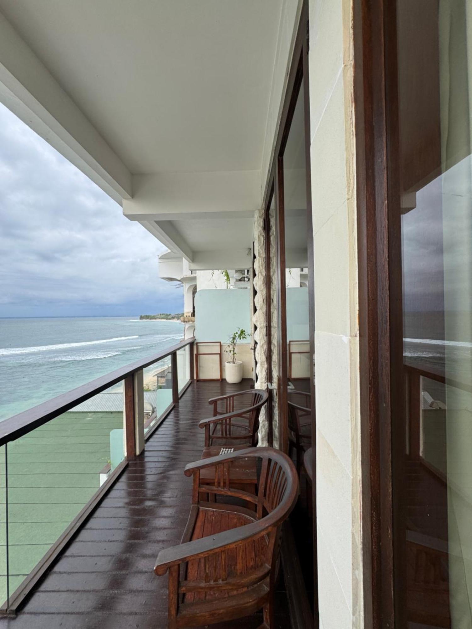 Bale Bingin Beachfront