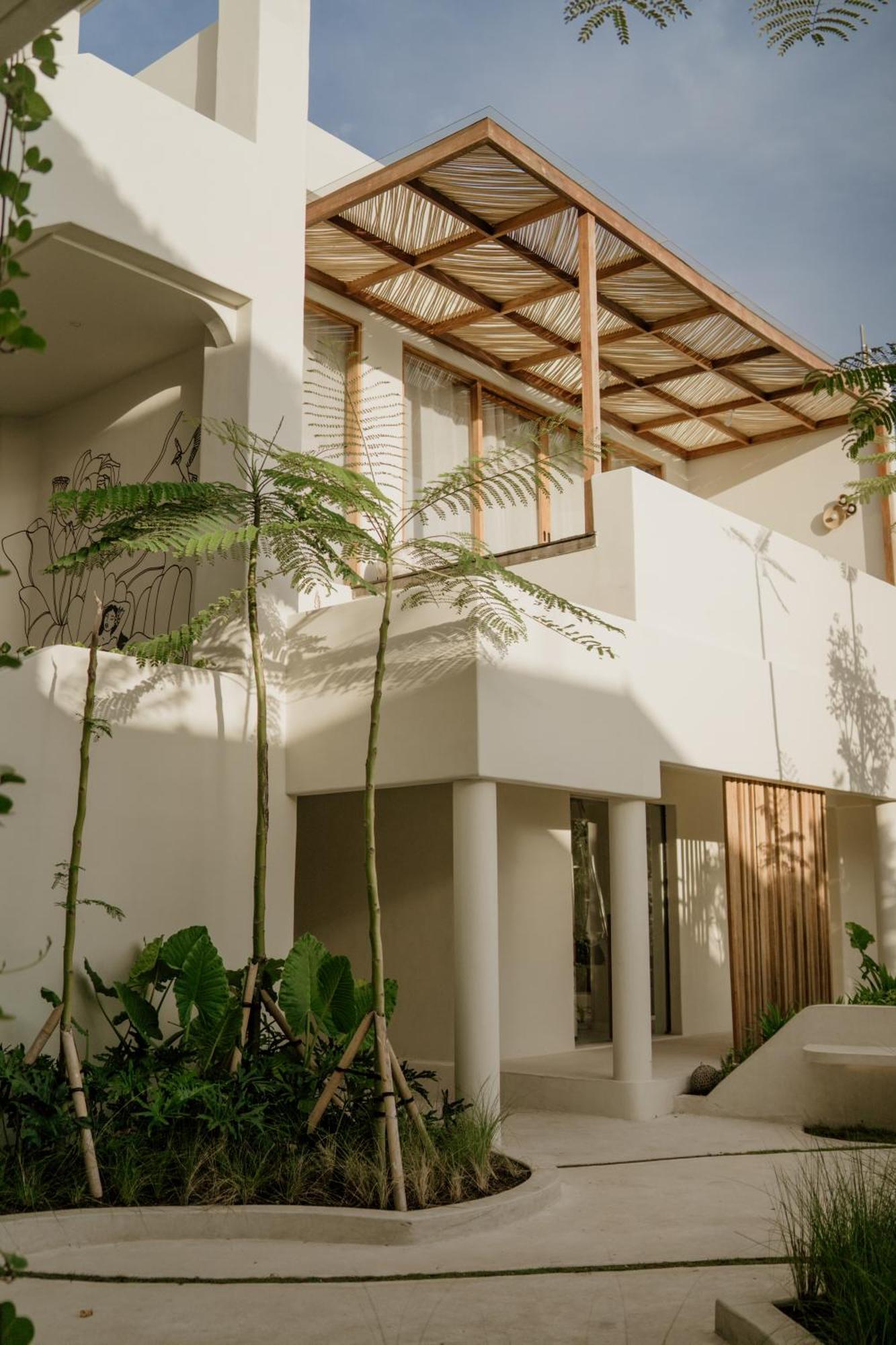 Hotel Oshom Bali 5*