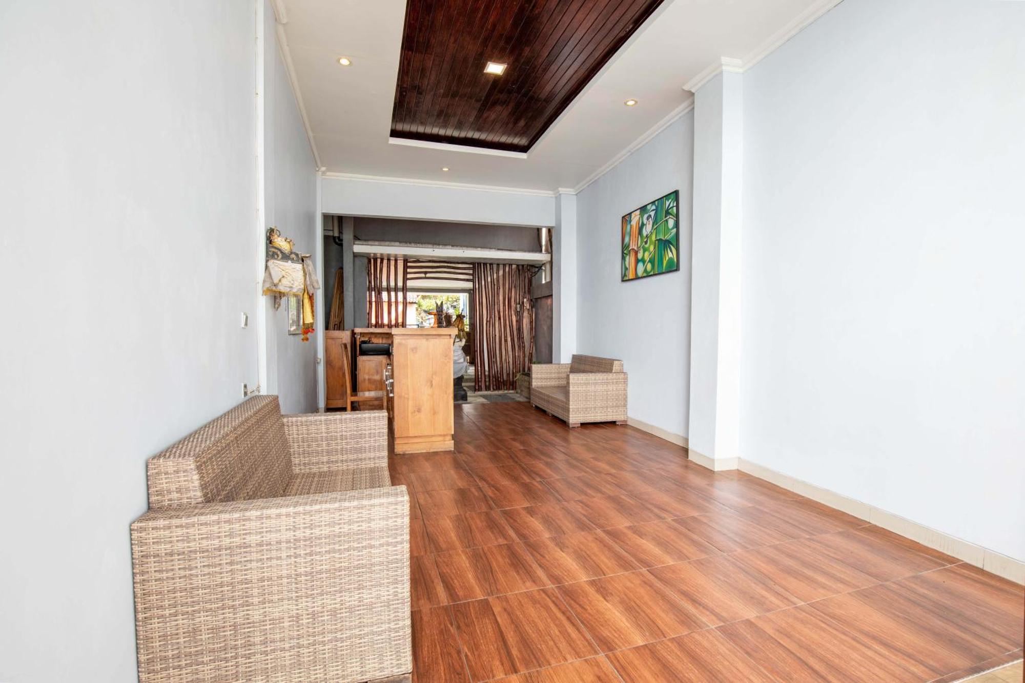 Barton Hotel 3*