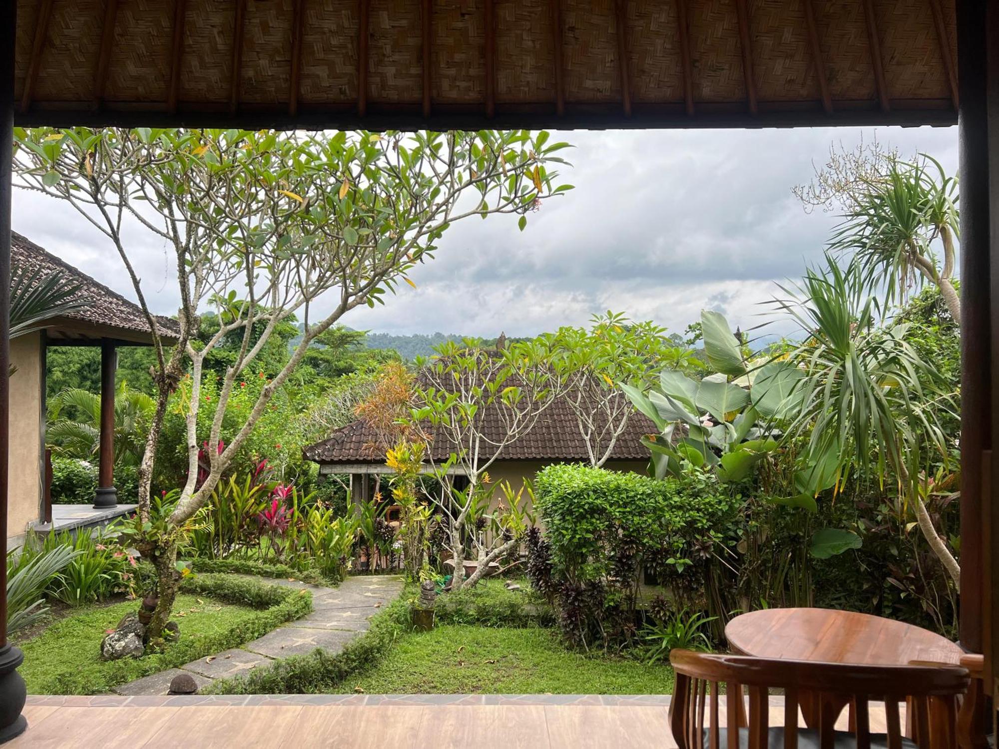 Giri Carik Sidemen (Bali)