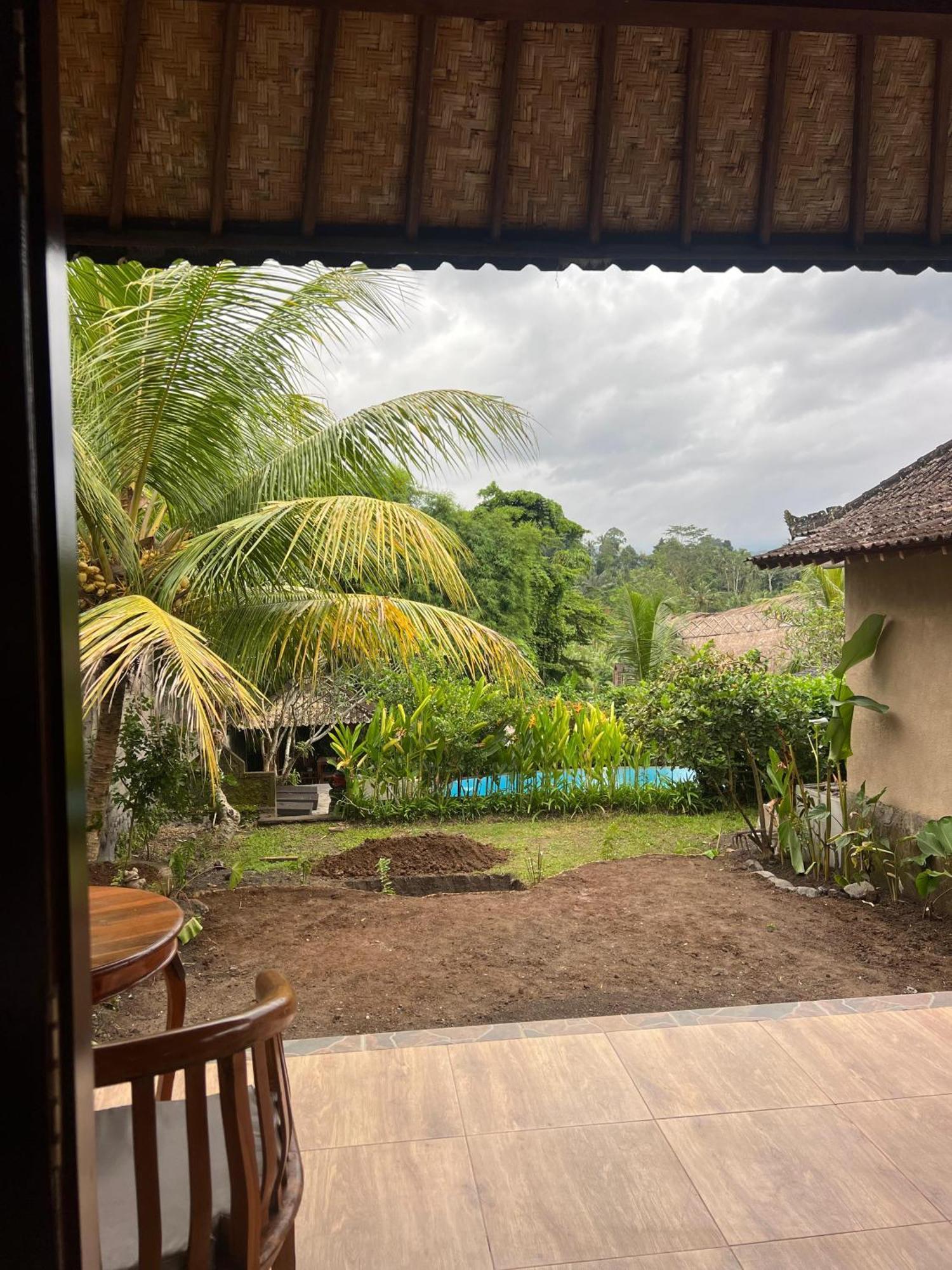 Giri Carik Guest house