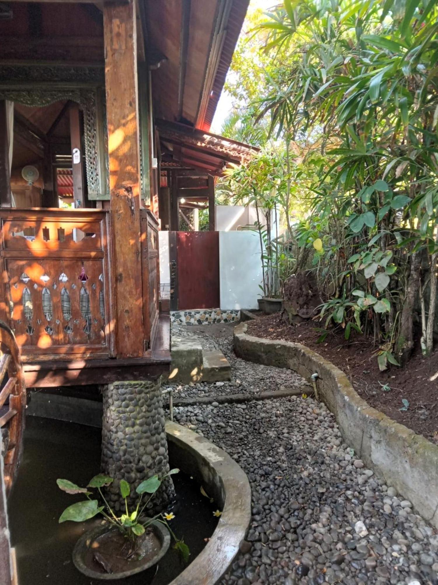 Hotel Pisces Balian