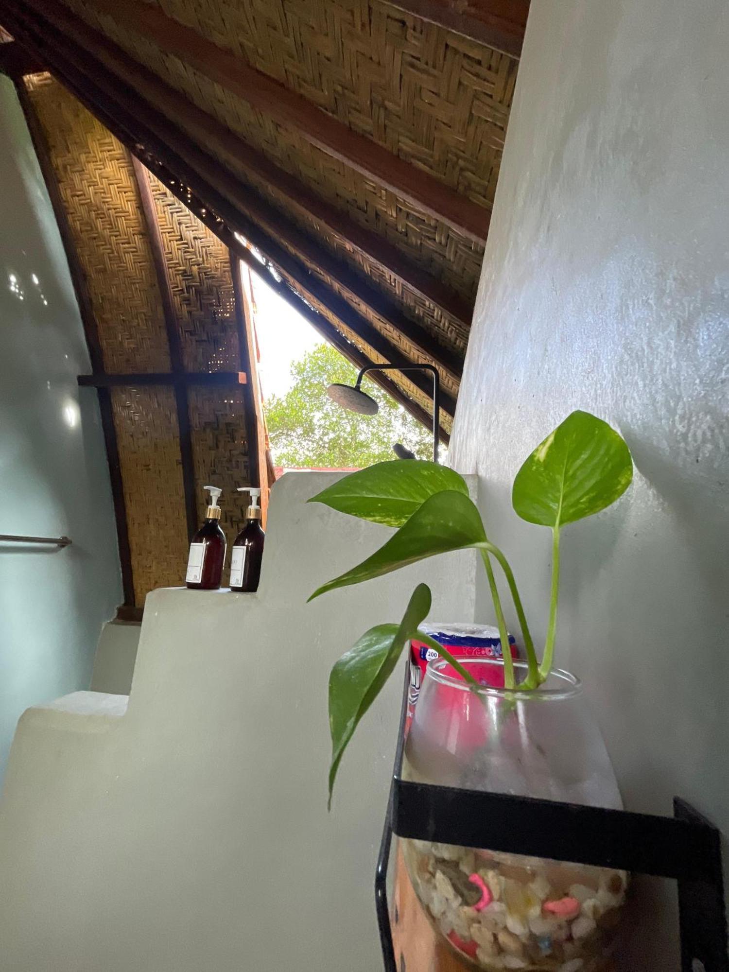 Apit Lawang & Resto Guest house
