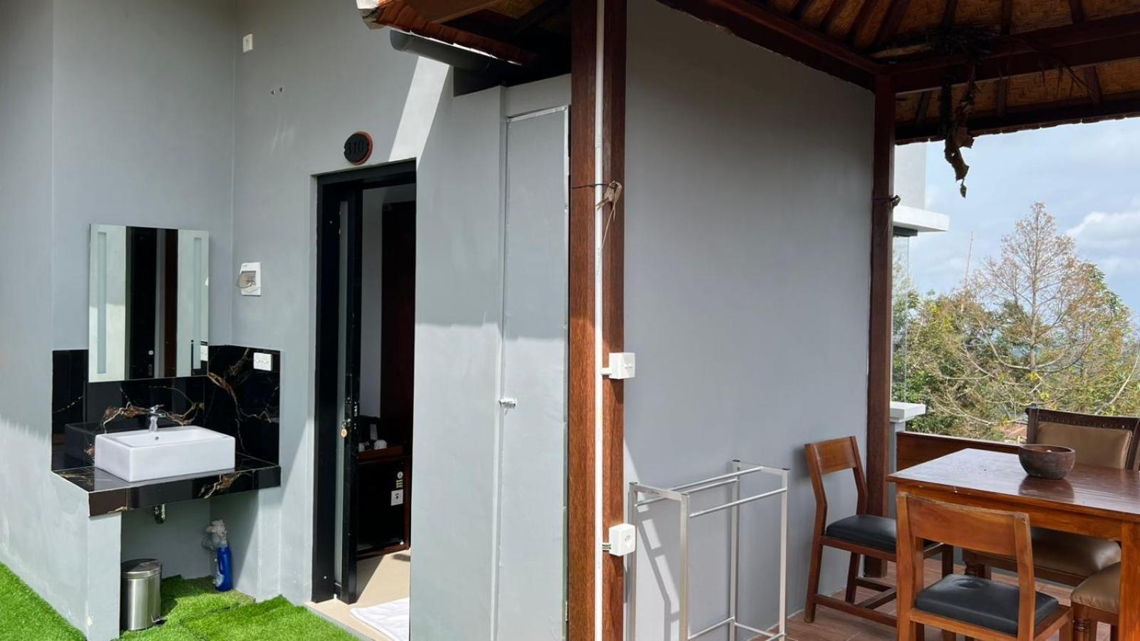 Mandhasativa Homestay Singaraja (Bali)