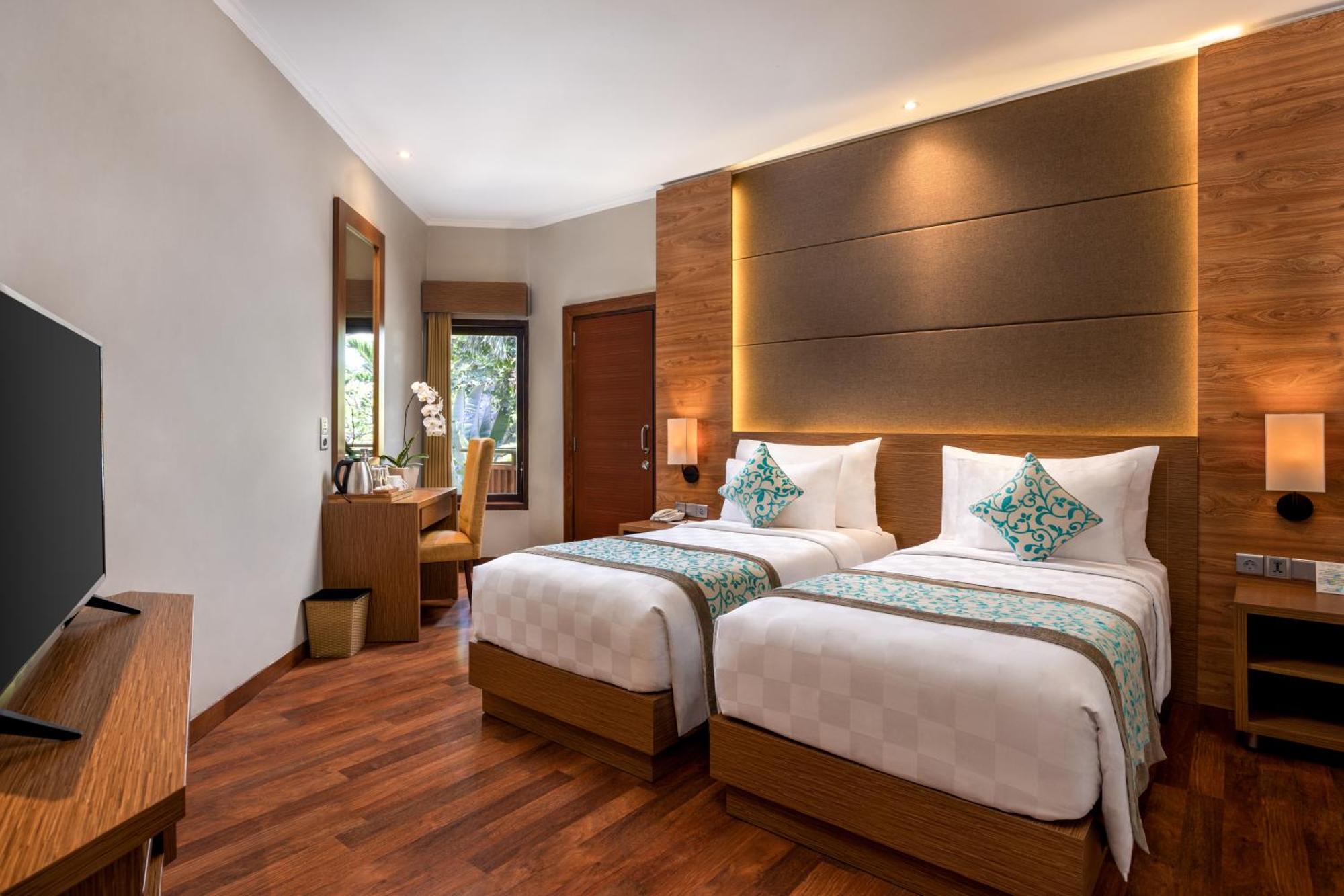 Hotel Adhi Jaya 4*