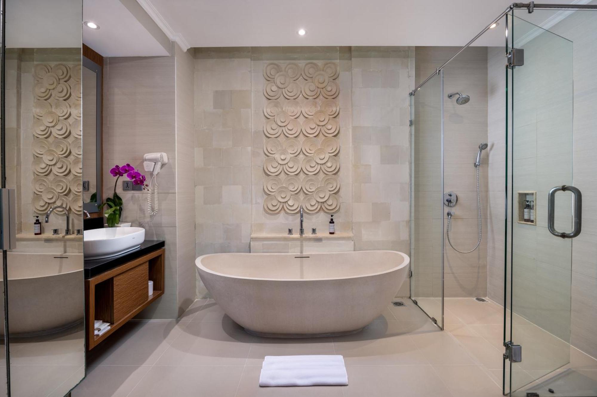 Hotel Adhi Jaya 4*