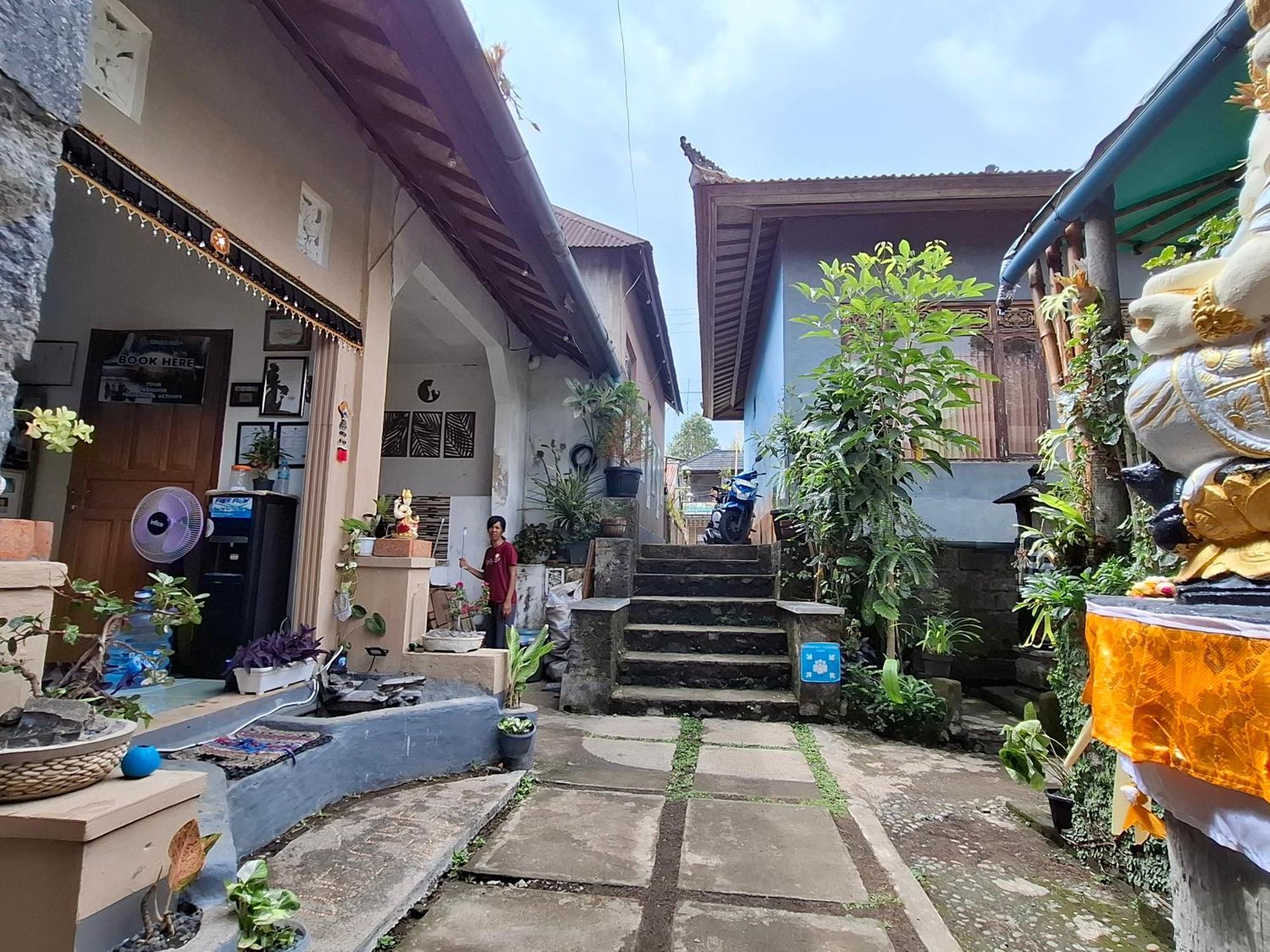 Umah De Madya & Rooftop De Madya Guest house 3*