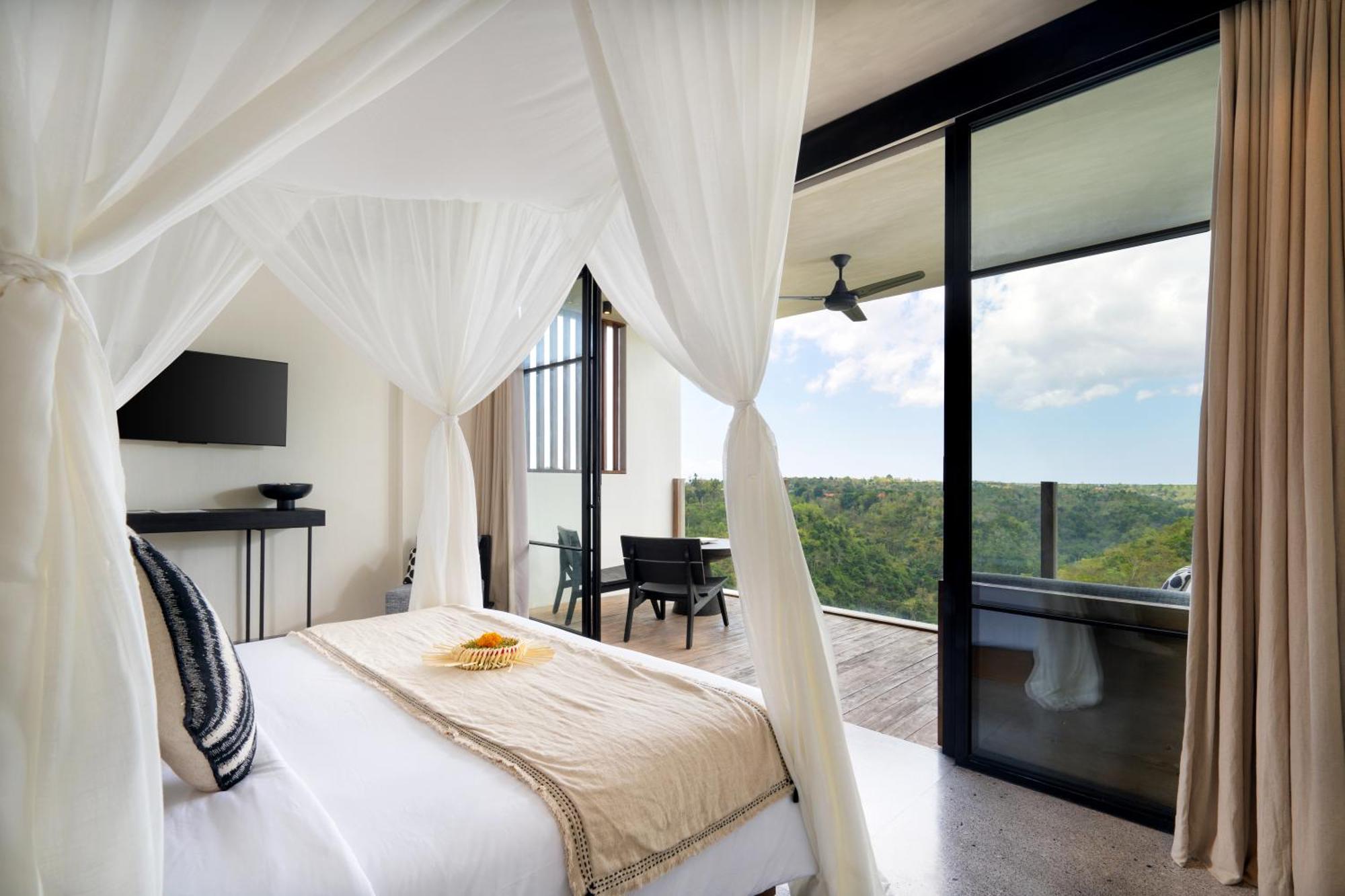 Maua Nusa Penida Bali Resort 5*