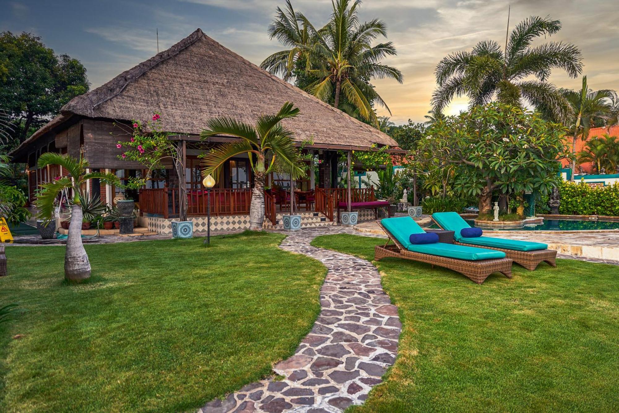 Griya Bali Surga Waterfront Boutique & *