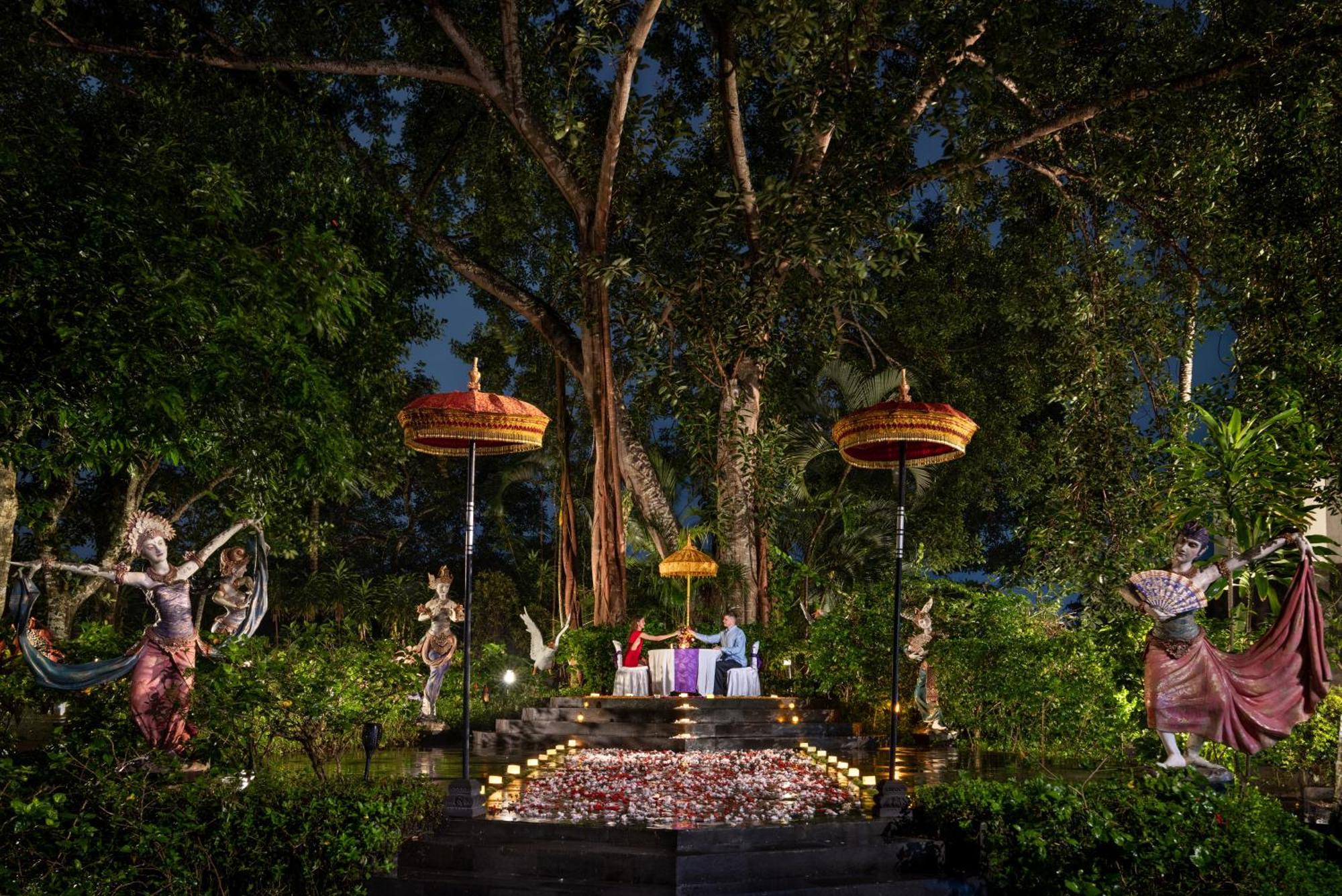 Resort Swan Paradise A Pramana Experience