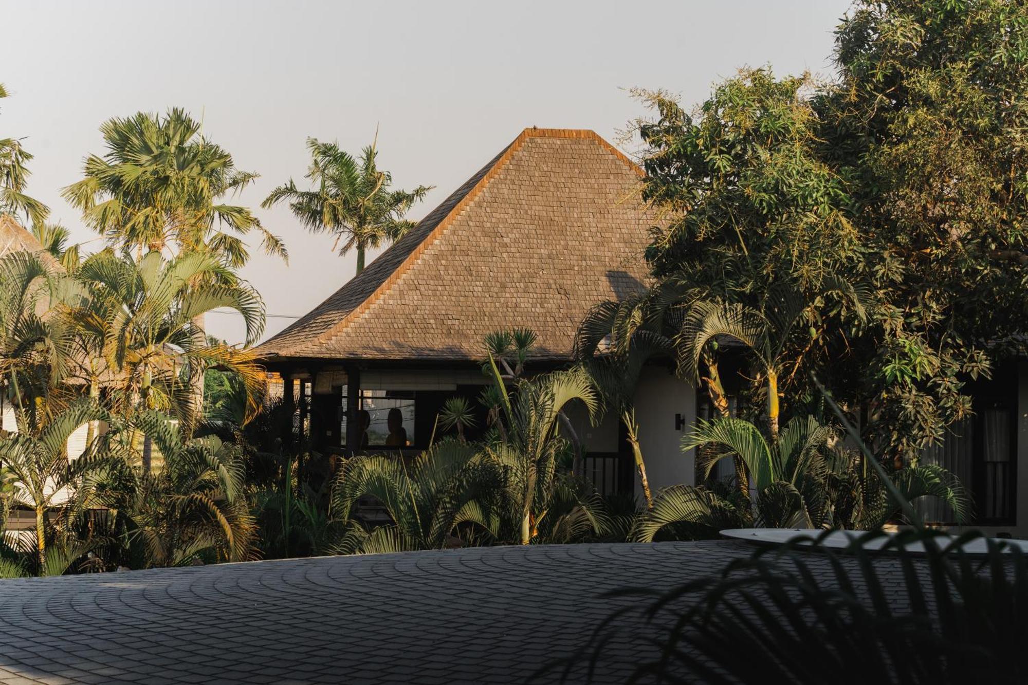 Wave House 3* Canggu (Bali)