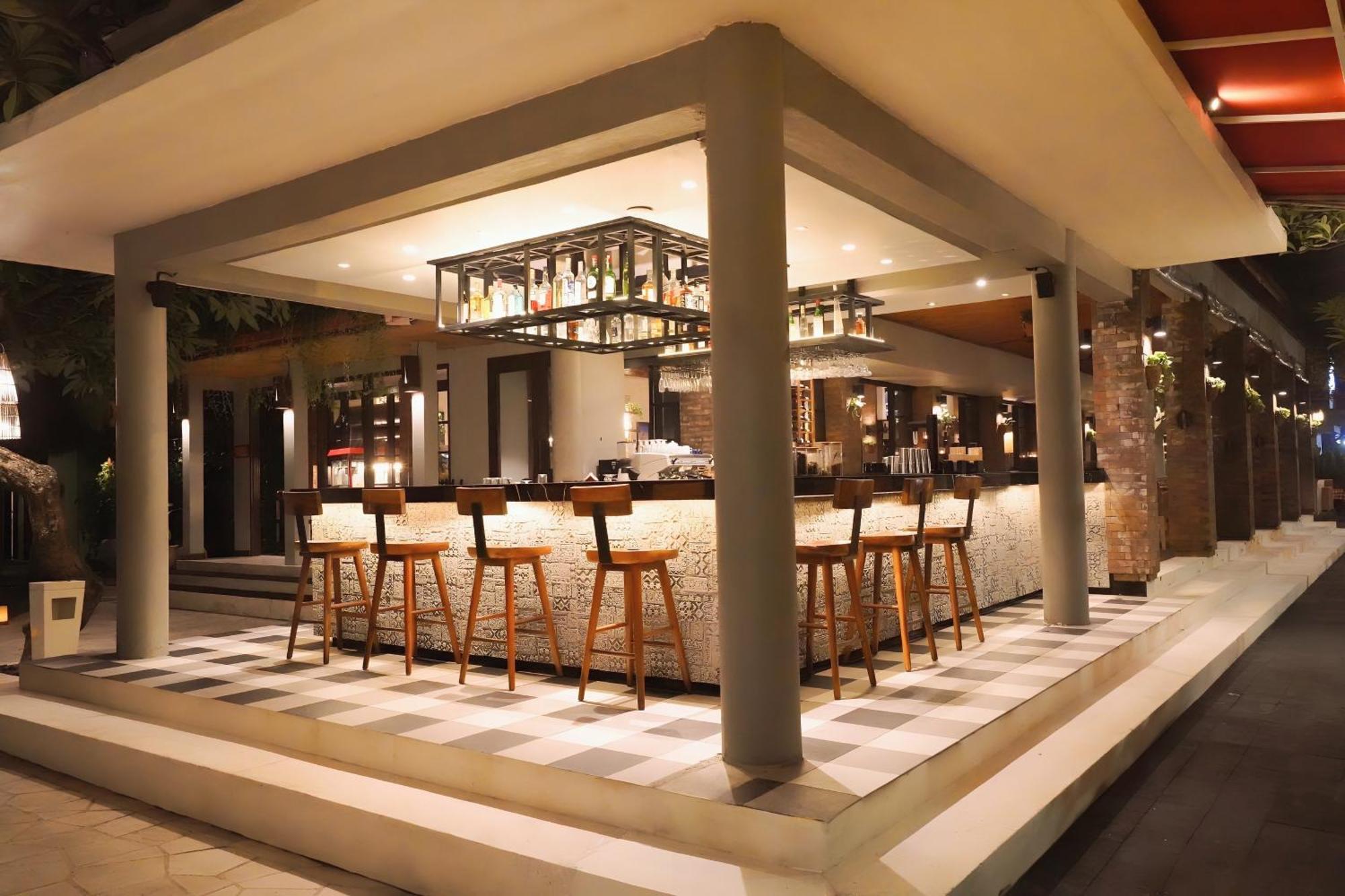 Kuta Seaview Boutique