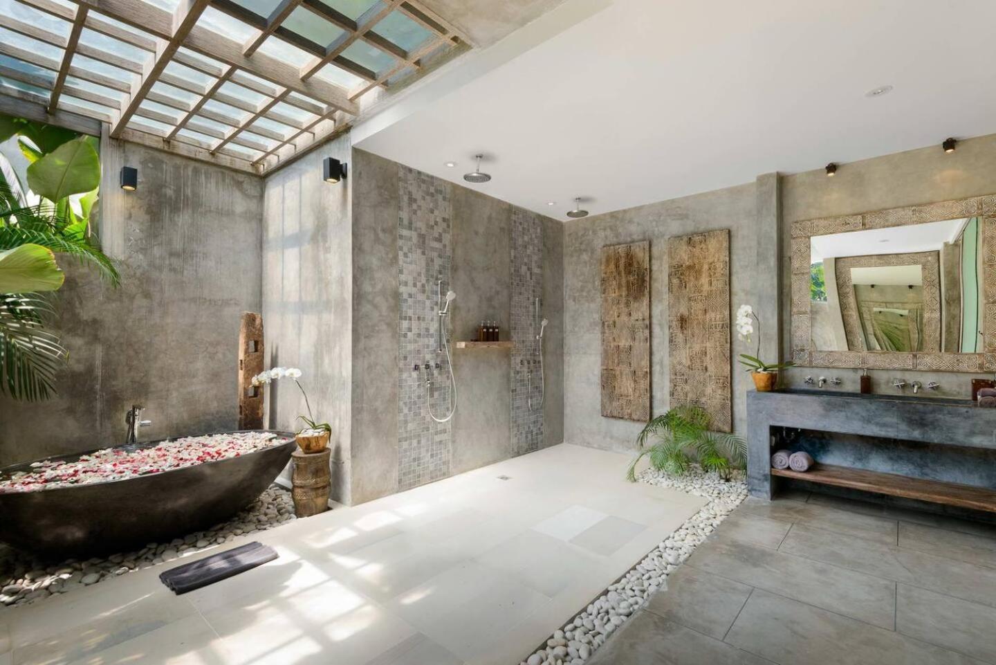 Villa Lavish 5 Bed, Sleeps 10, Butler, Daily Breakfast Canggu (Bali)