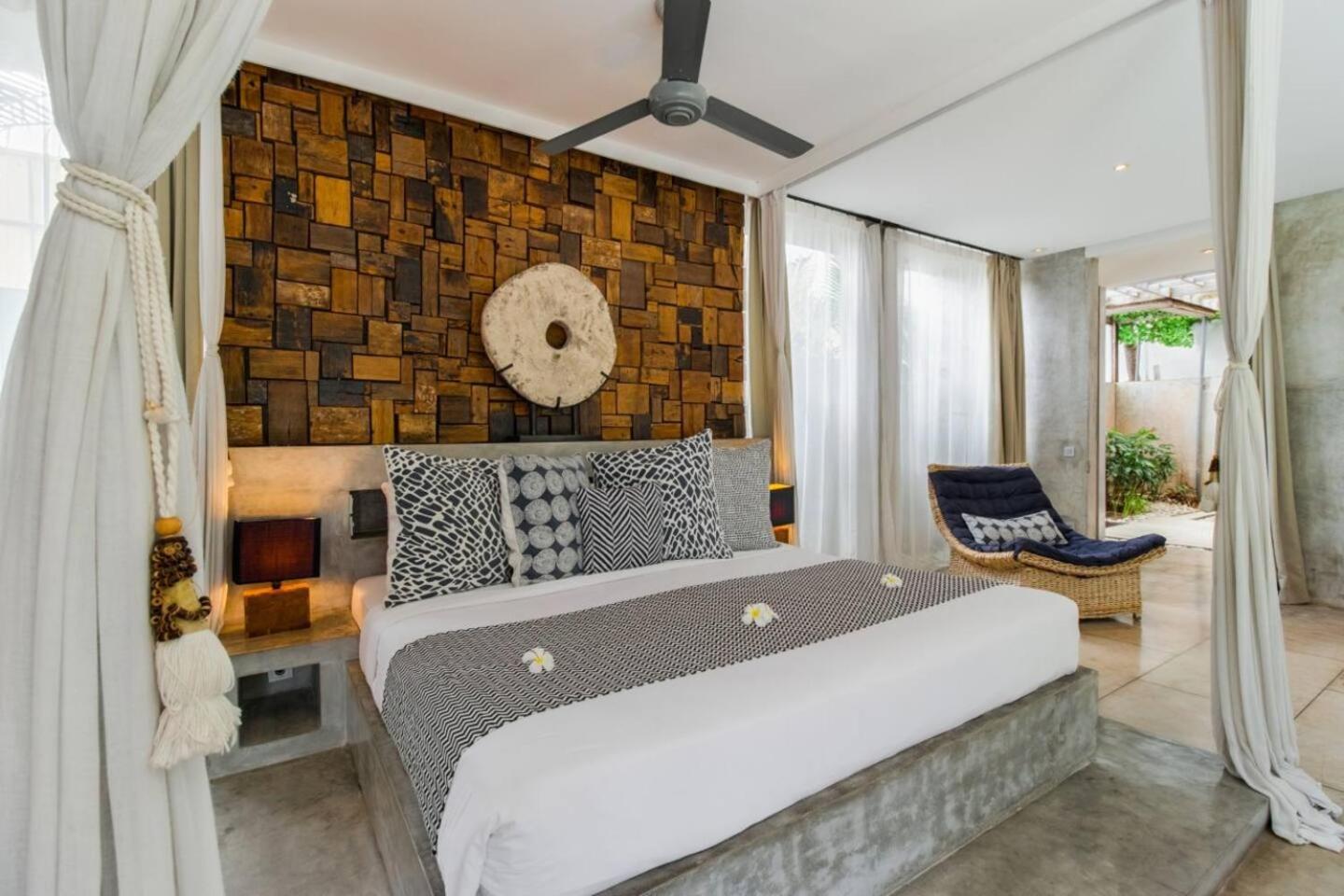 Lavish 5 Bed, Sleeps 10, Butler, Daily Breakfast Villa *